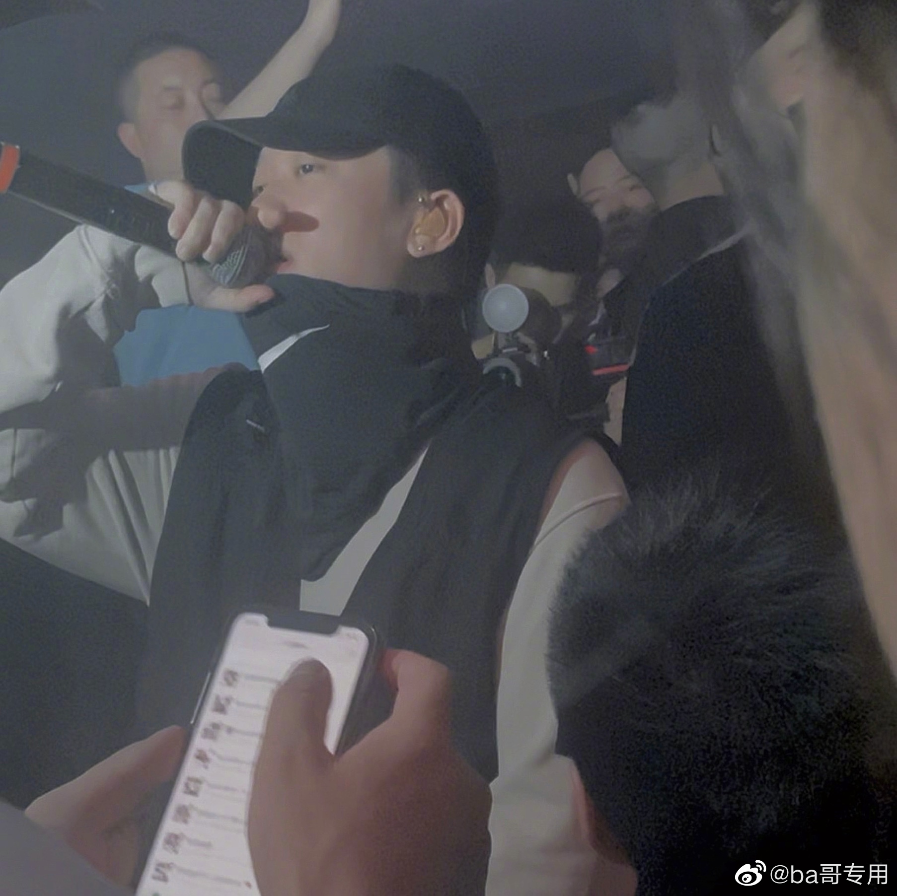 有網友看到PG ONE表演,將影片上傳網路上。(翻攝自微博)