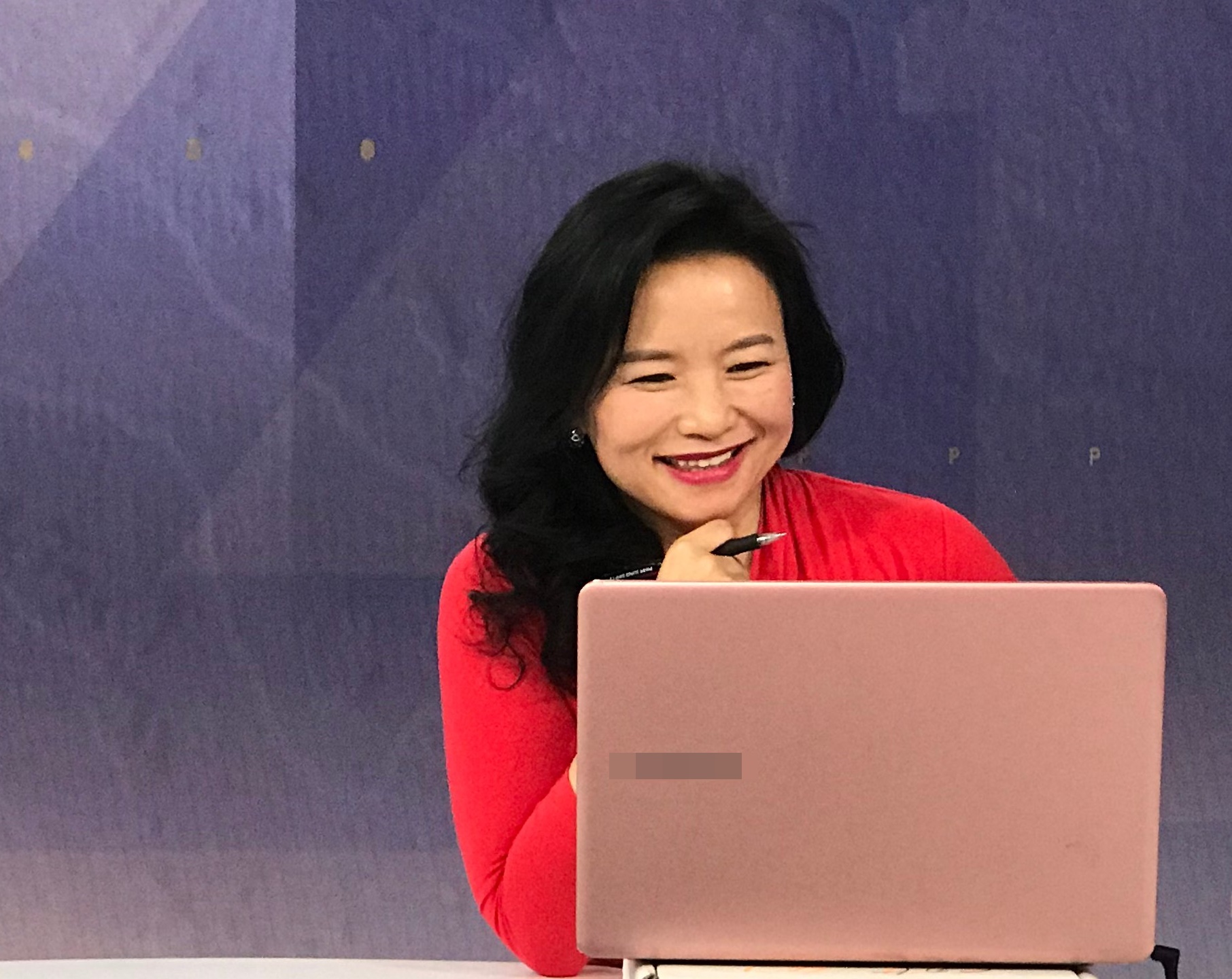 澳洲籍女主播成蕾（Cheng Lei）遭中國當局拘捕。（翻攝自Cheng Lei推特）