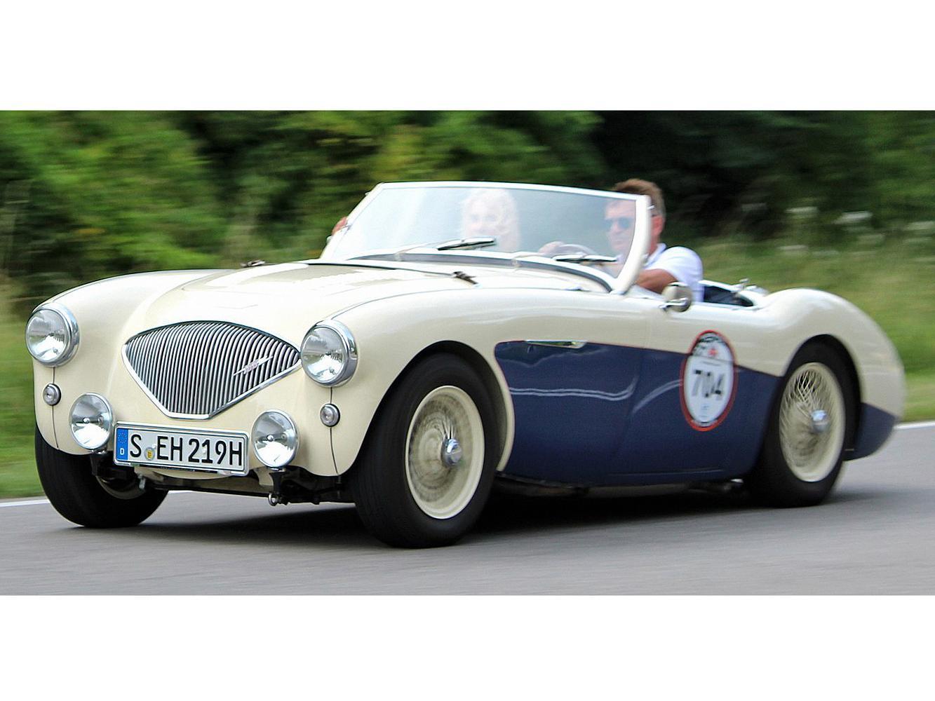 以「100」命名,主要是Austin-Healey 100的極速可以達到100英里/小時(約160公里/小時)。
