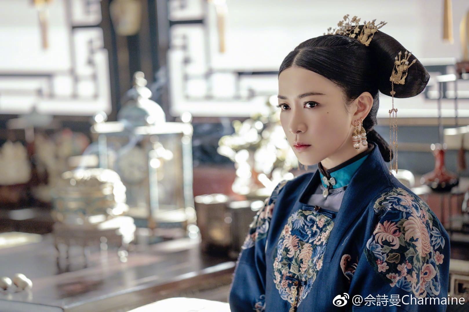 佘詩曼靠著《延禧宮略》紅遍兩岸三地，據傳年收入破億港幣。（翻攝自佘詩曼微博）