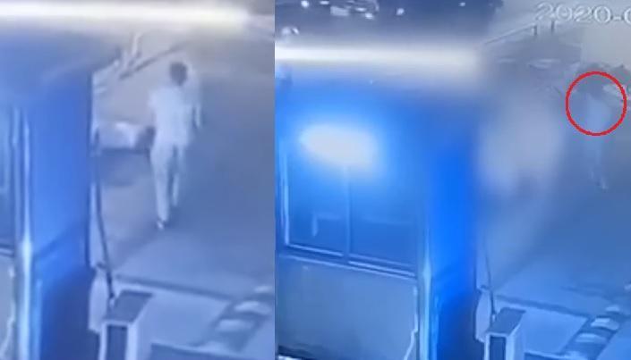 葉男凶殘殺害杜女的畫面全被監視器錄下。（翻攝自《大眾網》微博視頻）