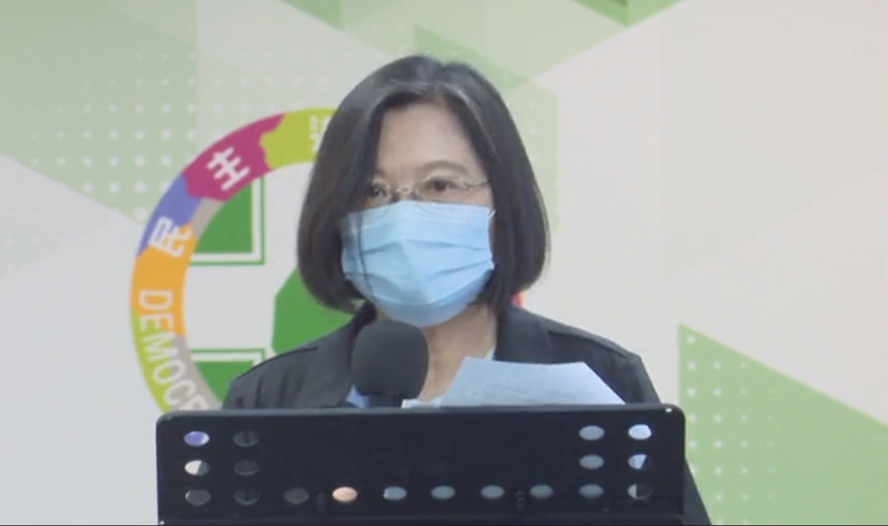 總統蔡英文親上火線回應美牛美豬進口政策。（翻攝自蔡英文粉絲專頁）