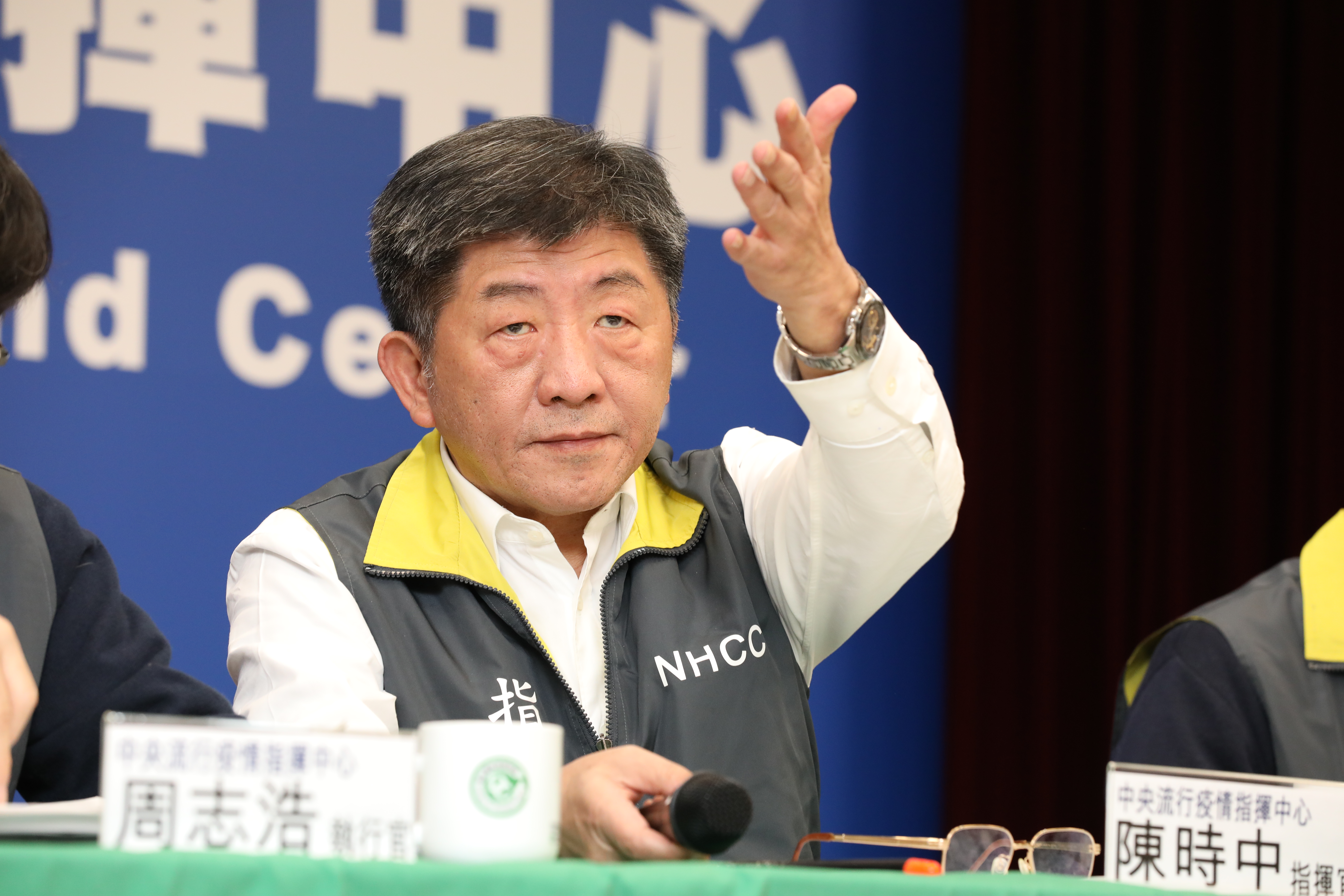 指揮中心今日宣布2境外輸出個案，以及國內新增1境外移入個案。