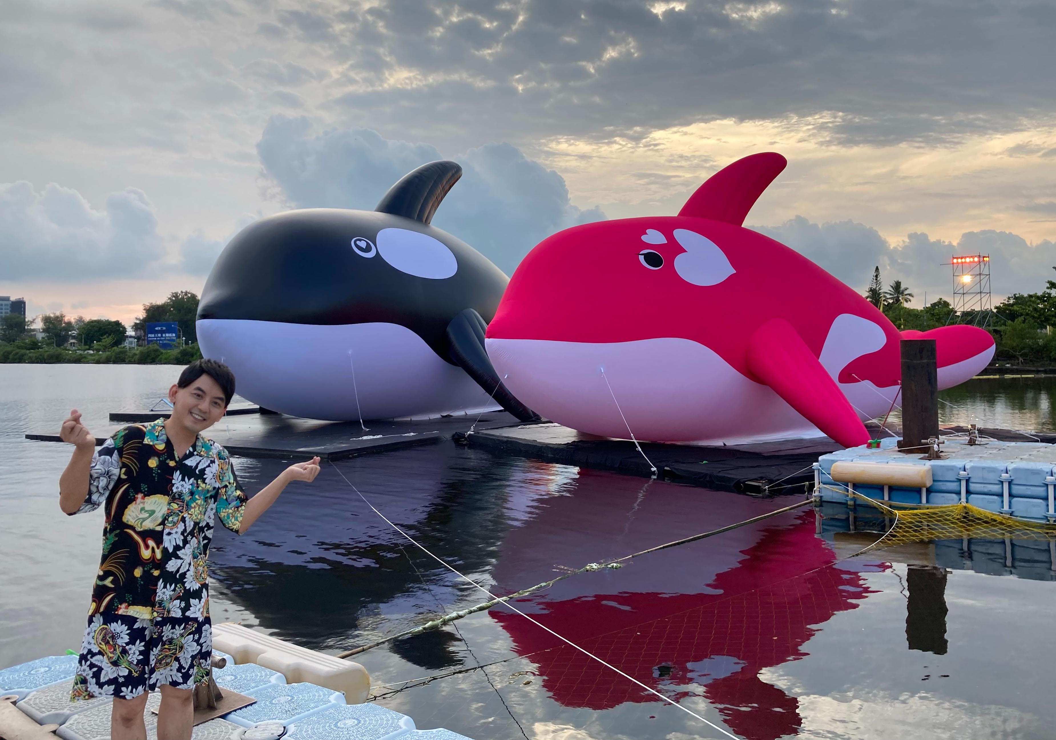 黃子佼（佼佼）日前於台南安平港舉辦《彩蛋鯨喜》演唱會。（安平虎鯨ORCA GO提供）