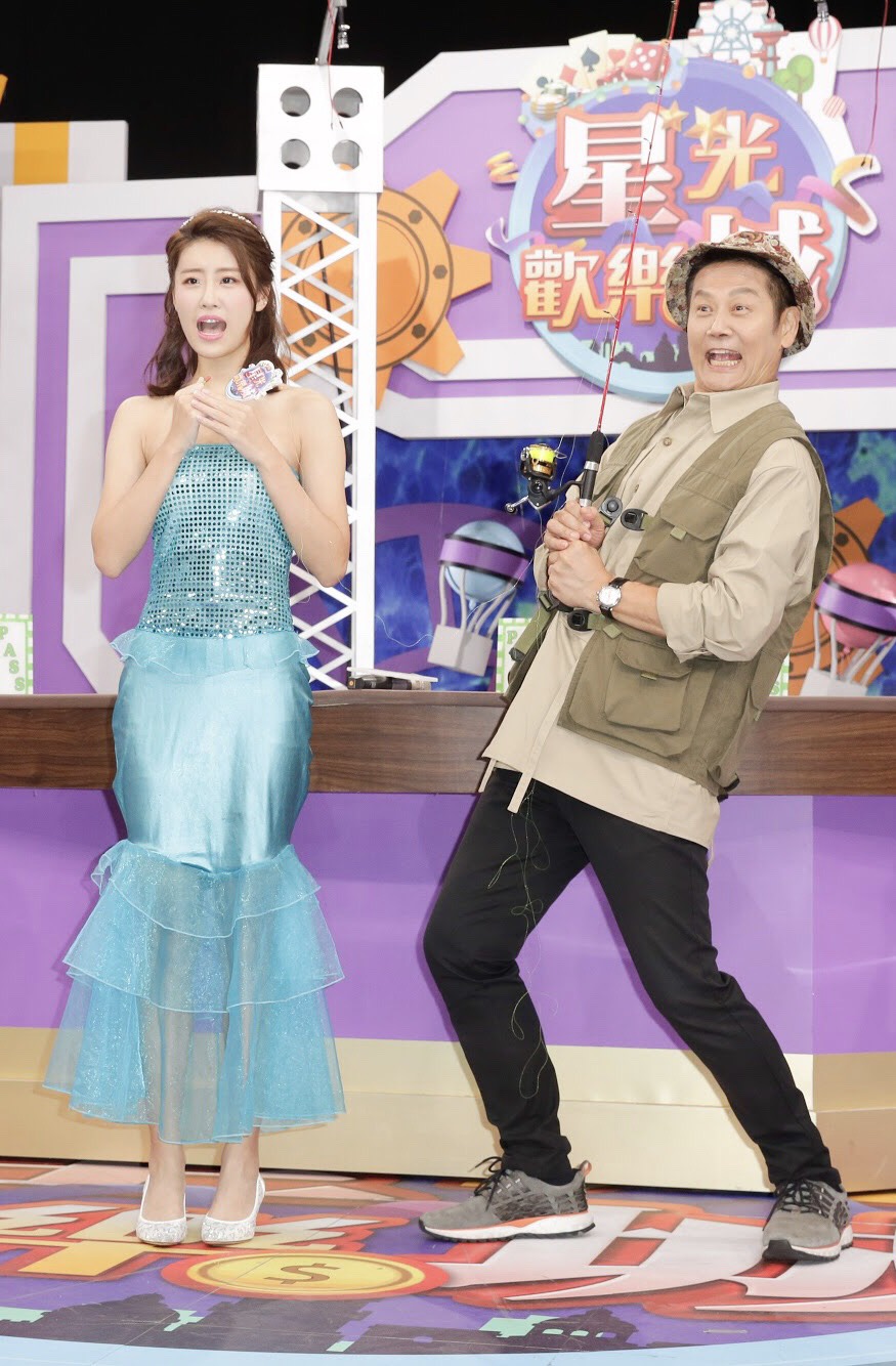 《星光歡樂城》第三季將由徐乃麟（右）搭配林真亦（左）一同主持，徐乃麟兒子徐新洋遭到替換。