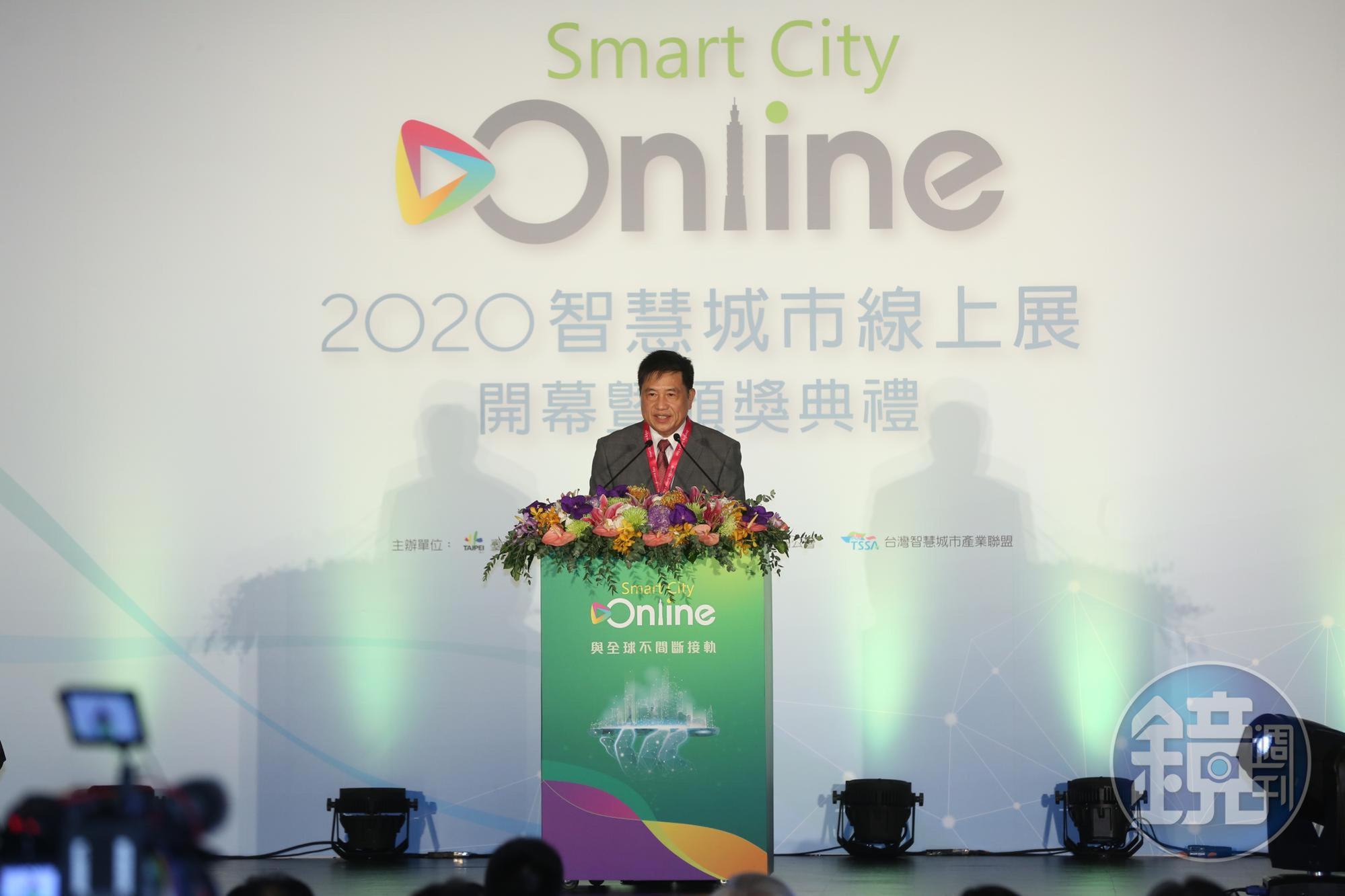 友達董事長彭双浪表示，近年的供不應求，明顯改善面板價格，樂觀看待今年下半年價格持續正向。