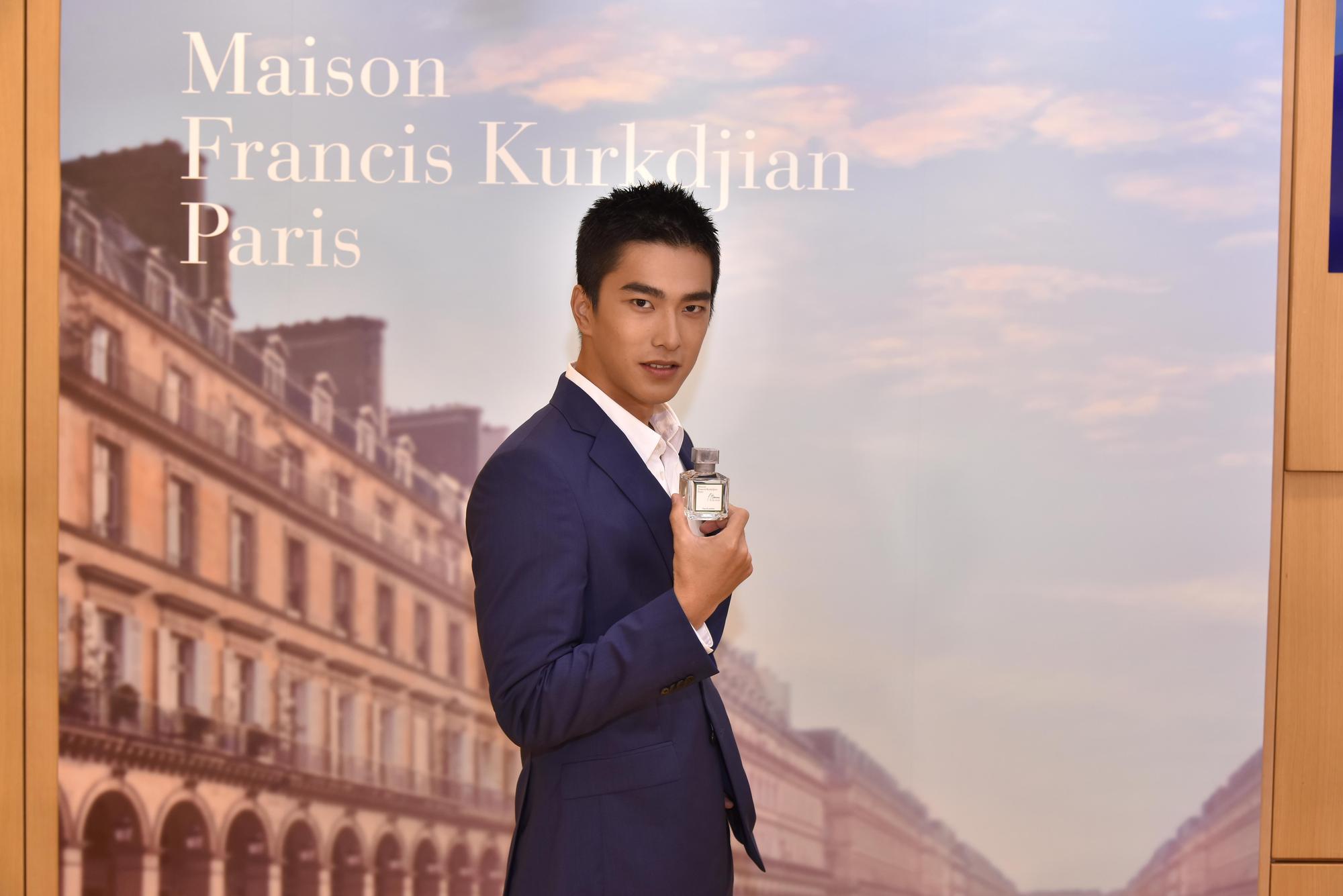 Francis Kurkdjian將這款以玫瑰為主調的淡香精獻給男仕,清新透亮超乎想像的高持香度。(爵思國際提供)