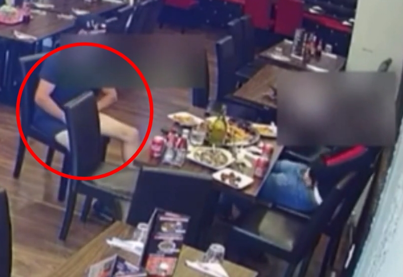 奧客刻意將手伸入下體抓毛加料，為了吃霸王餐。（翻攝自網路）