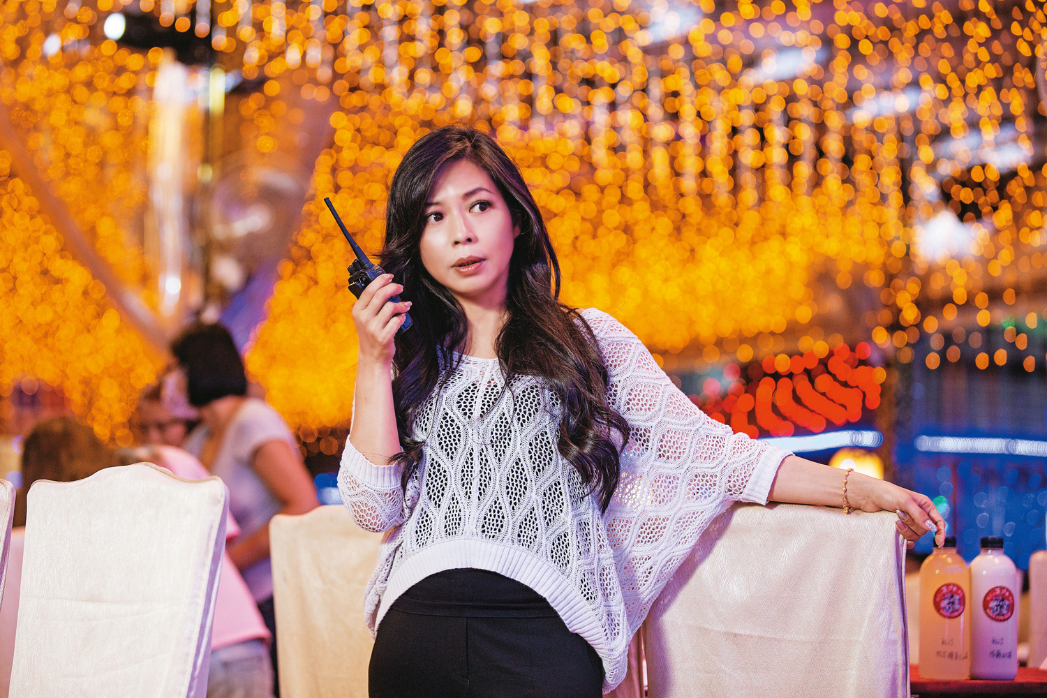 走過光碟案風波，盧靚去年接下歌舞餐廳總經理位置，統籌節目內容與行政工作。