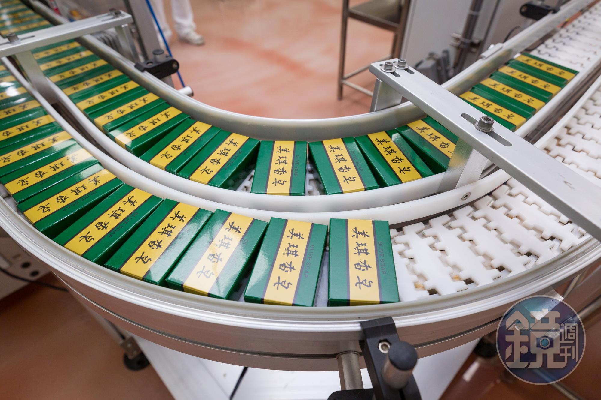 美琪香皂是美琪生技的經典產品，綠色盒子金腰帶包裝多年來始終如一。