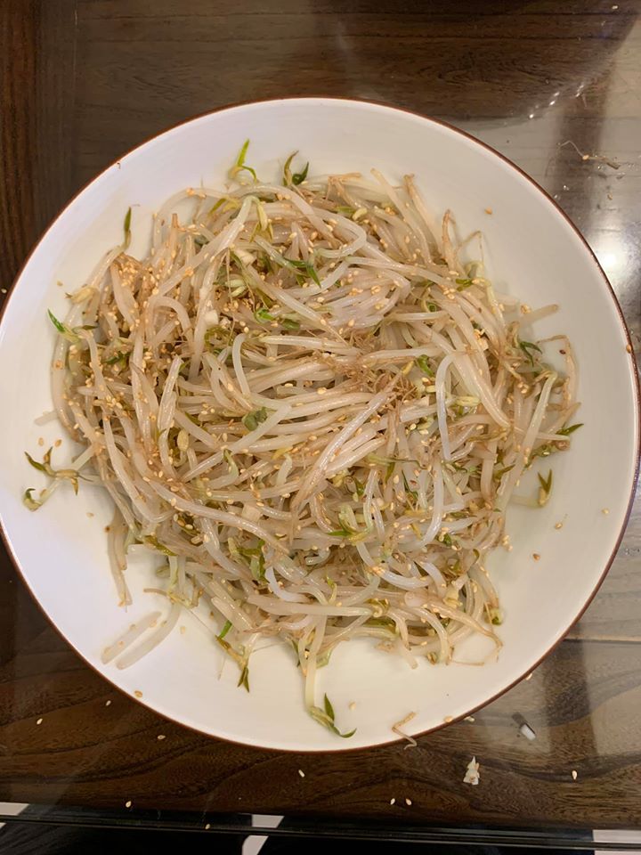 同樣處理好的豆芽菜。