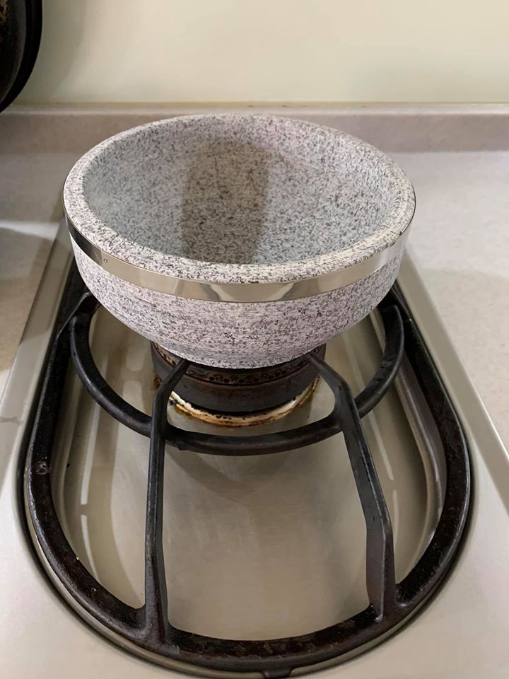 準備有鋼箍的石鍋不怕裂。