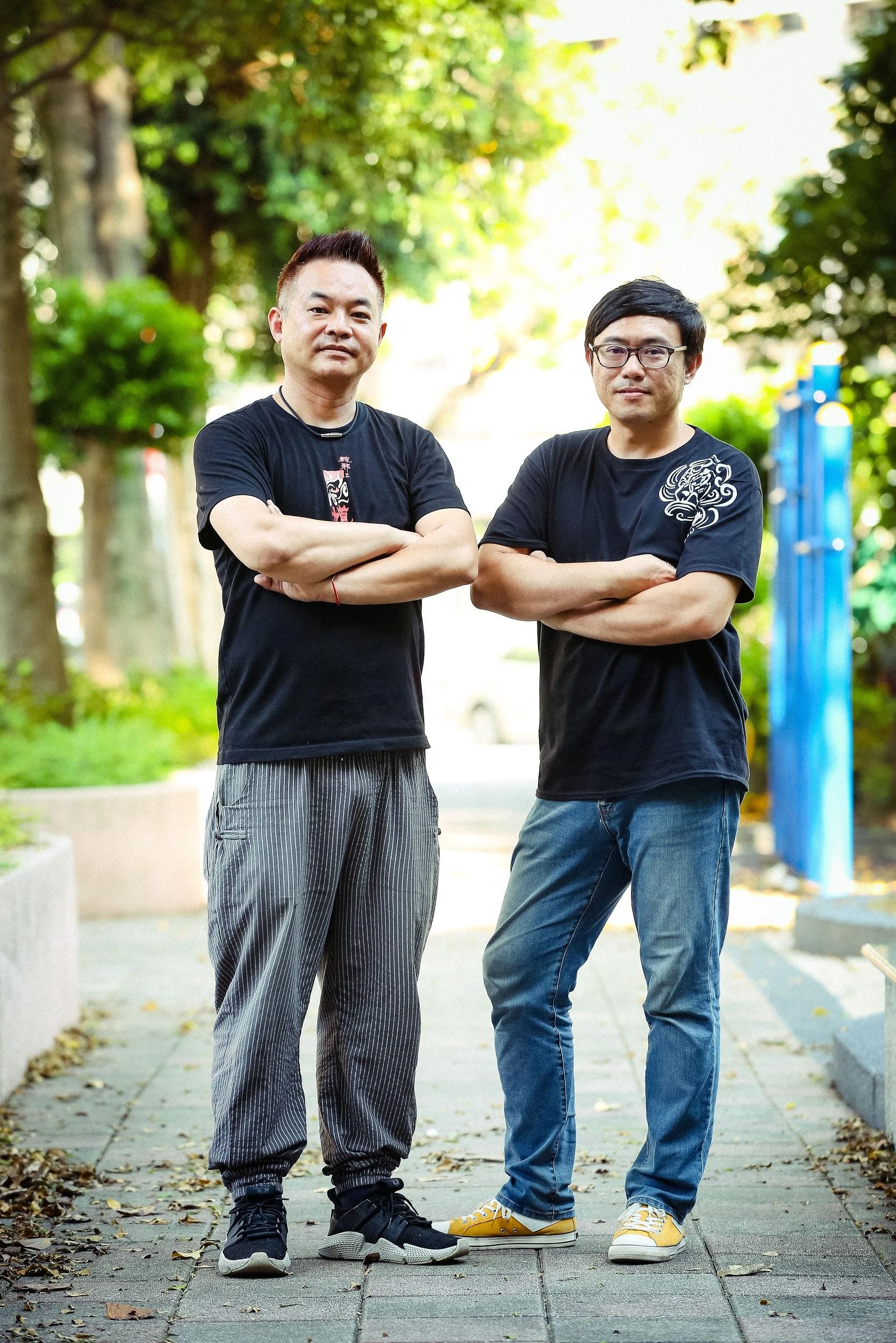 監製鄒介中(左)與導演廖士涵合作拍片,聯手拓展台灣恐怖類型電影新素材。