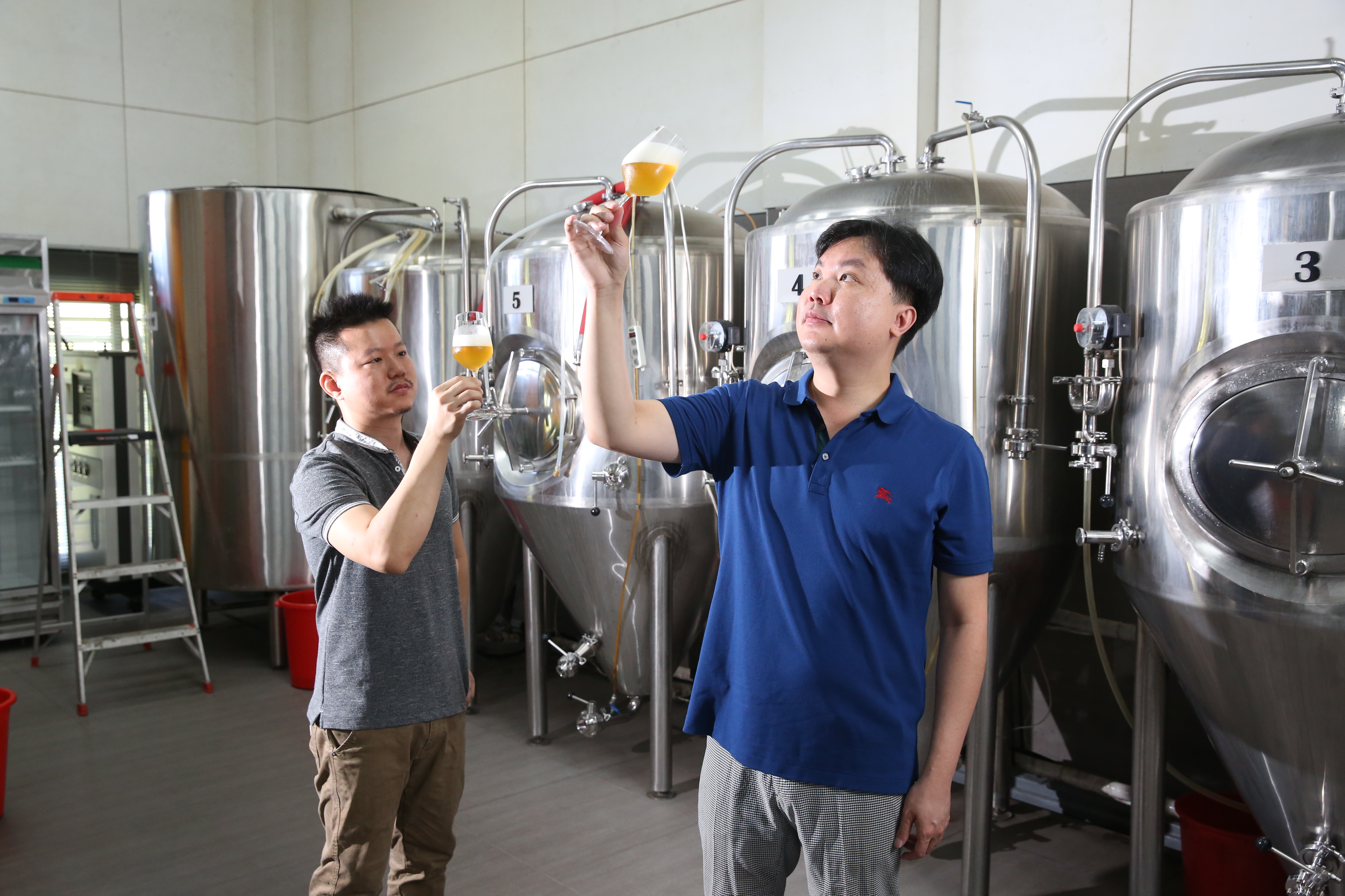 2015年開始籌備興建的台風造酒，由哥哥Shane（右）及弟弟Ryan（左）共同創辦，2人都是理工領域學霸。