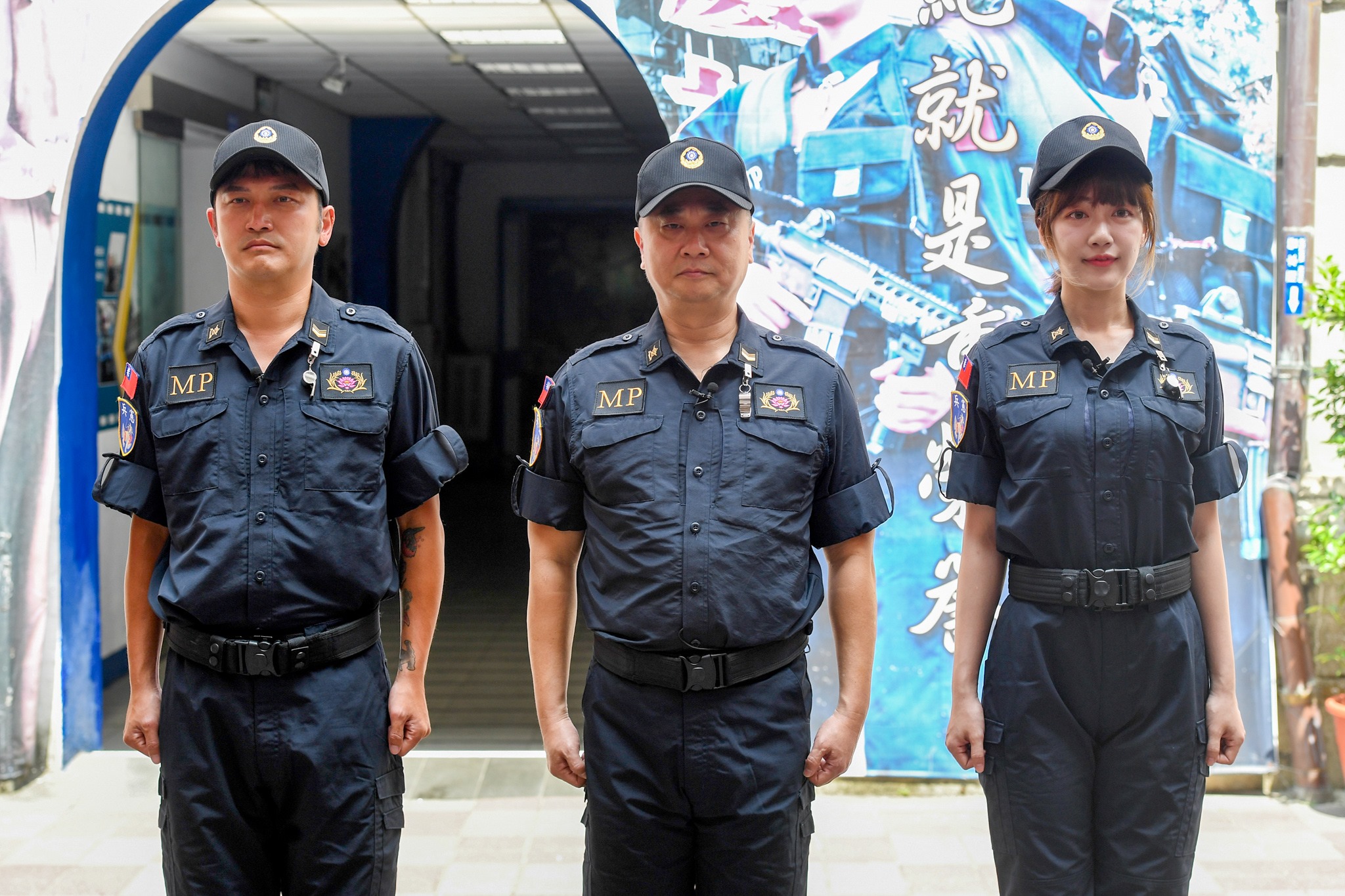 泱泱姿勢標準,讓粉絲紛紛大讚又帥又美。(圖片截自木曜4超玩臉書)