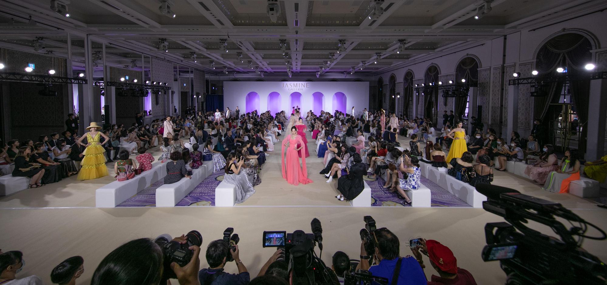 JASMINE GALLERIA Resort 2021度假系列走秀現場。（JASMINE GALLERIA提供）