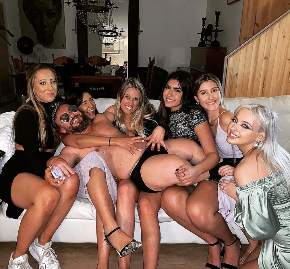 侏儒症男子尚恩是名脫衣舞者，身材鍛鍊有素。（翻攝自IG：shortznegger）