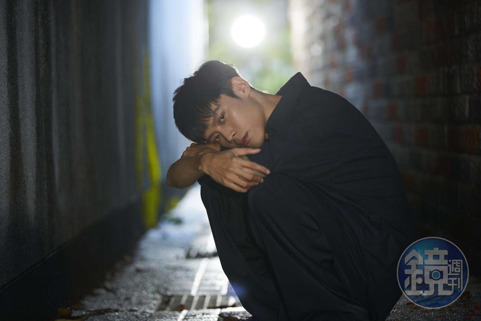 黃雋智雖然玩滑板摔得超慘，仍樂觀地認為「至少算是突破了！」