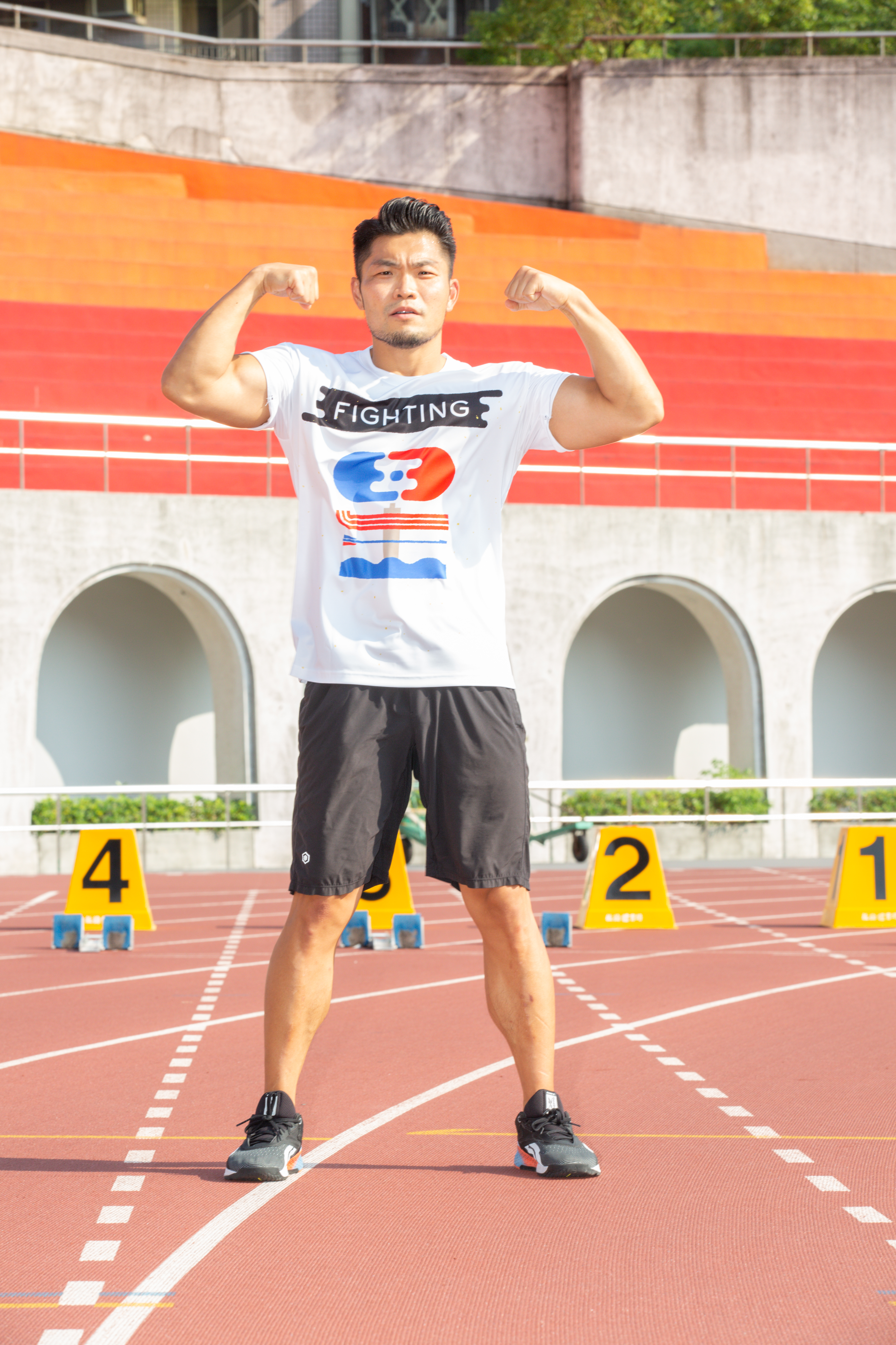 身材健美的李玖哲，最愛的運動項目為舉重，想透過此新節目讓更多年輕人愛運動。 