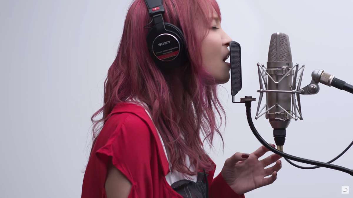 LiSA所演唱的《鬼滅之刃》主題曲「紅蓮華」,獲得第2高票。(翻攝自THE FIRST TAKE YouTube頻道)