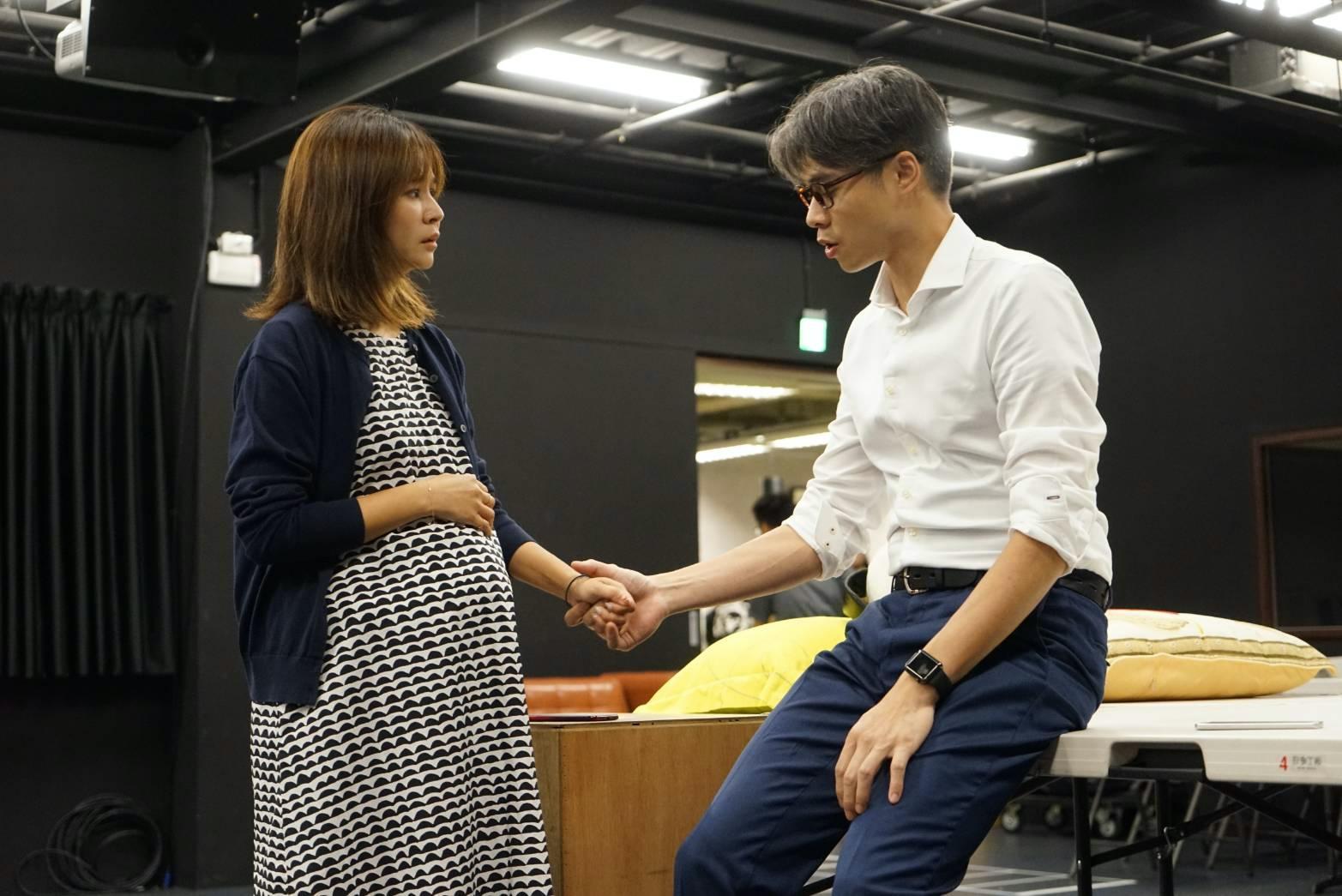吳定謙《我們與惡的距離》與吳怡霈飾演夫妻。(故事工廠提供)