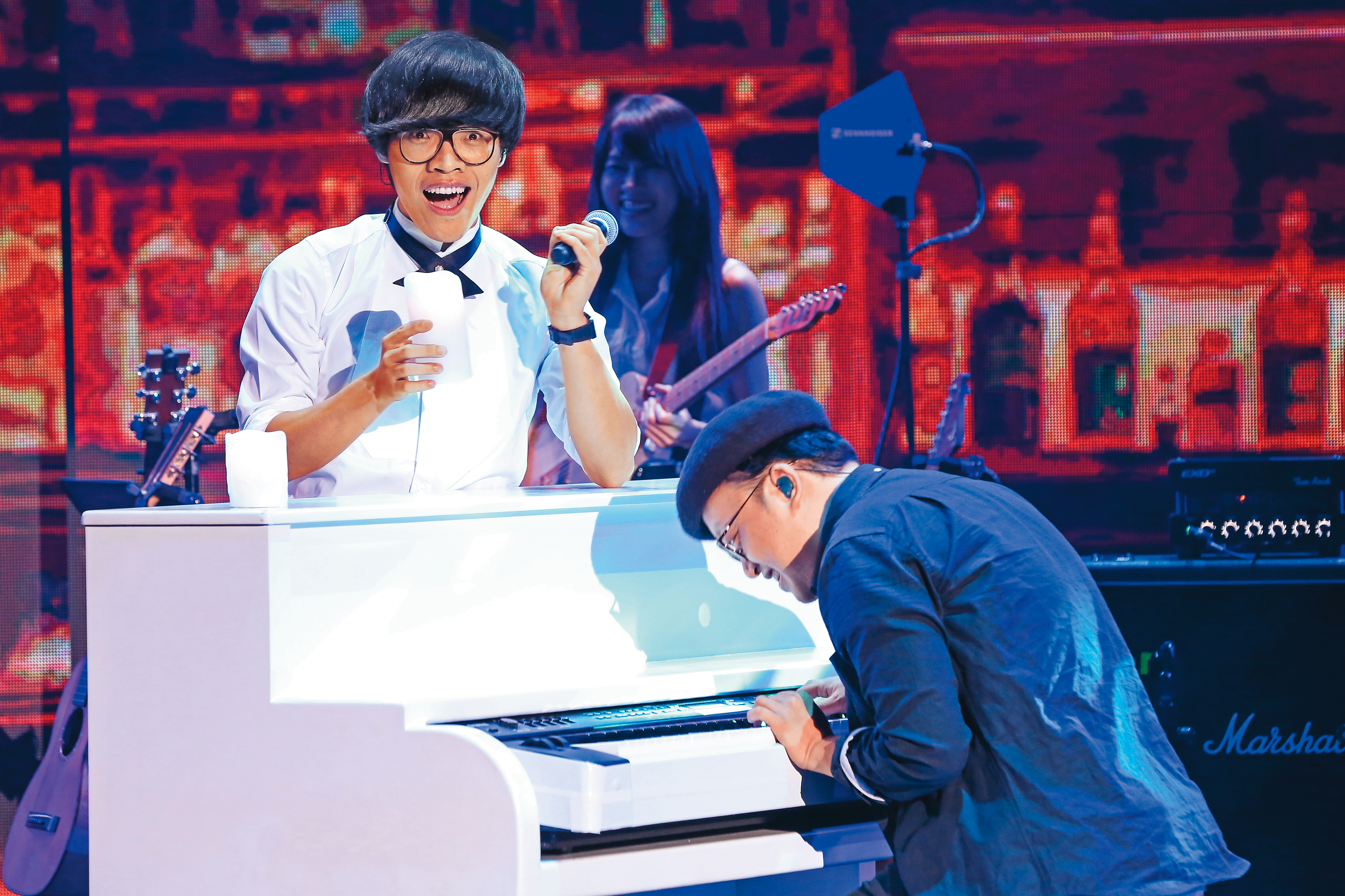 5度攻蛋的盧廣仲聲勢暴漲，但他依舊樸實騎著摩托車到小巨蛋表演。