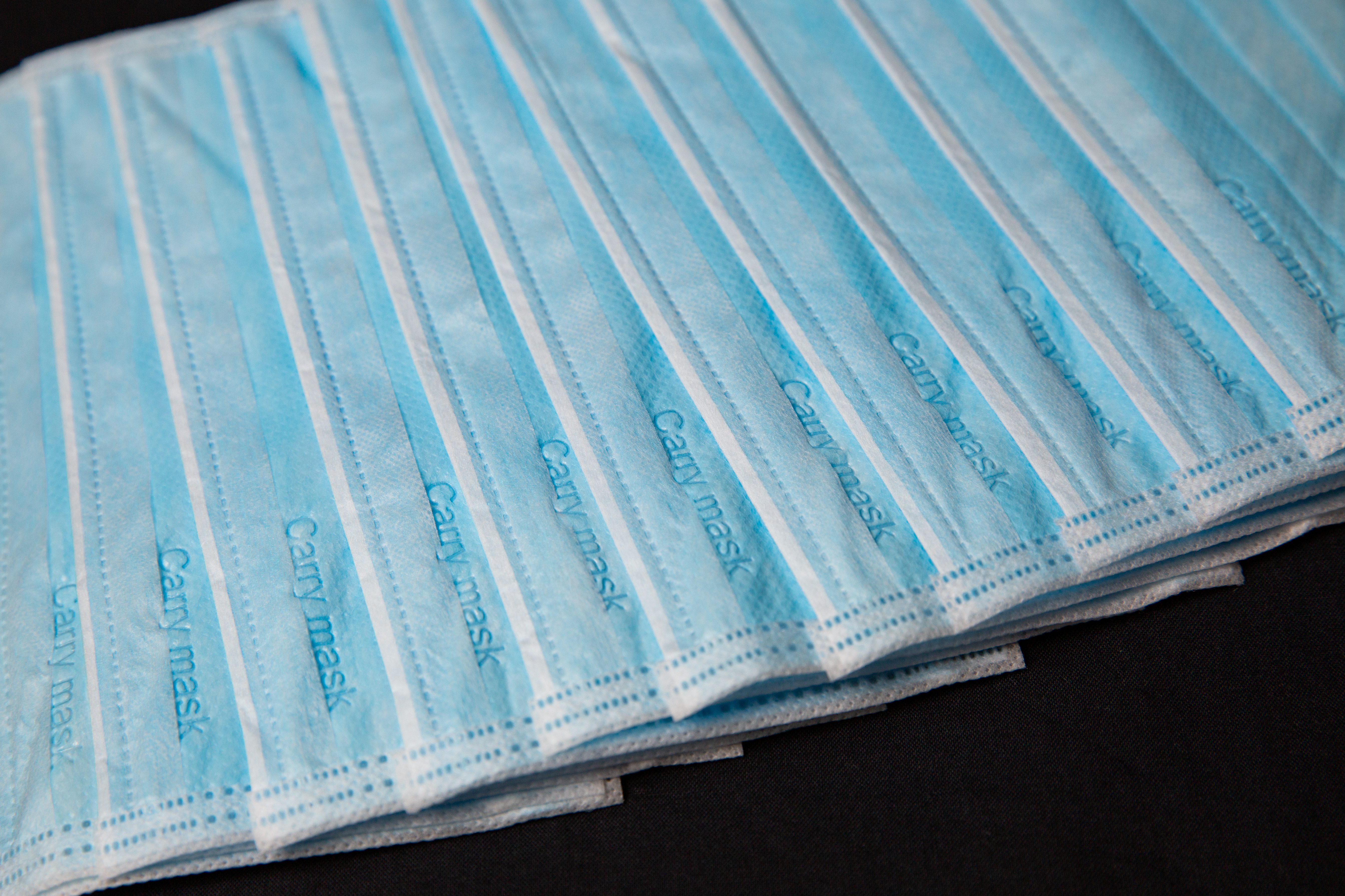 新北加利科技公司日前遭查獲從中國進口口罩混充國家隊口罩。