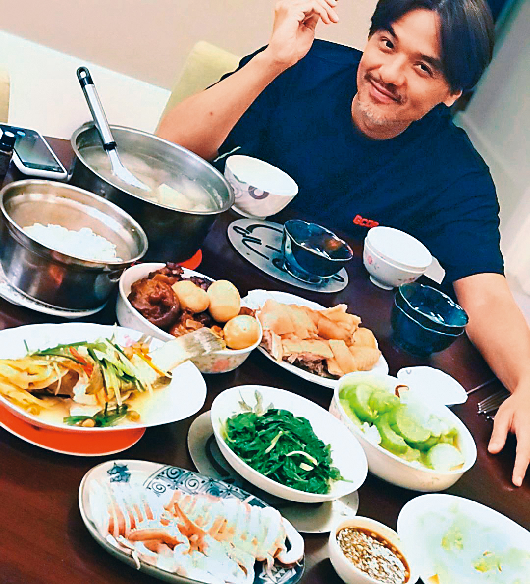 馮德倫之前來台,舒淇有時會po文分享夫妻生活,比如料理之類的。(翻攝自舒淇IG)