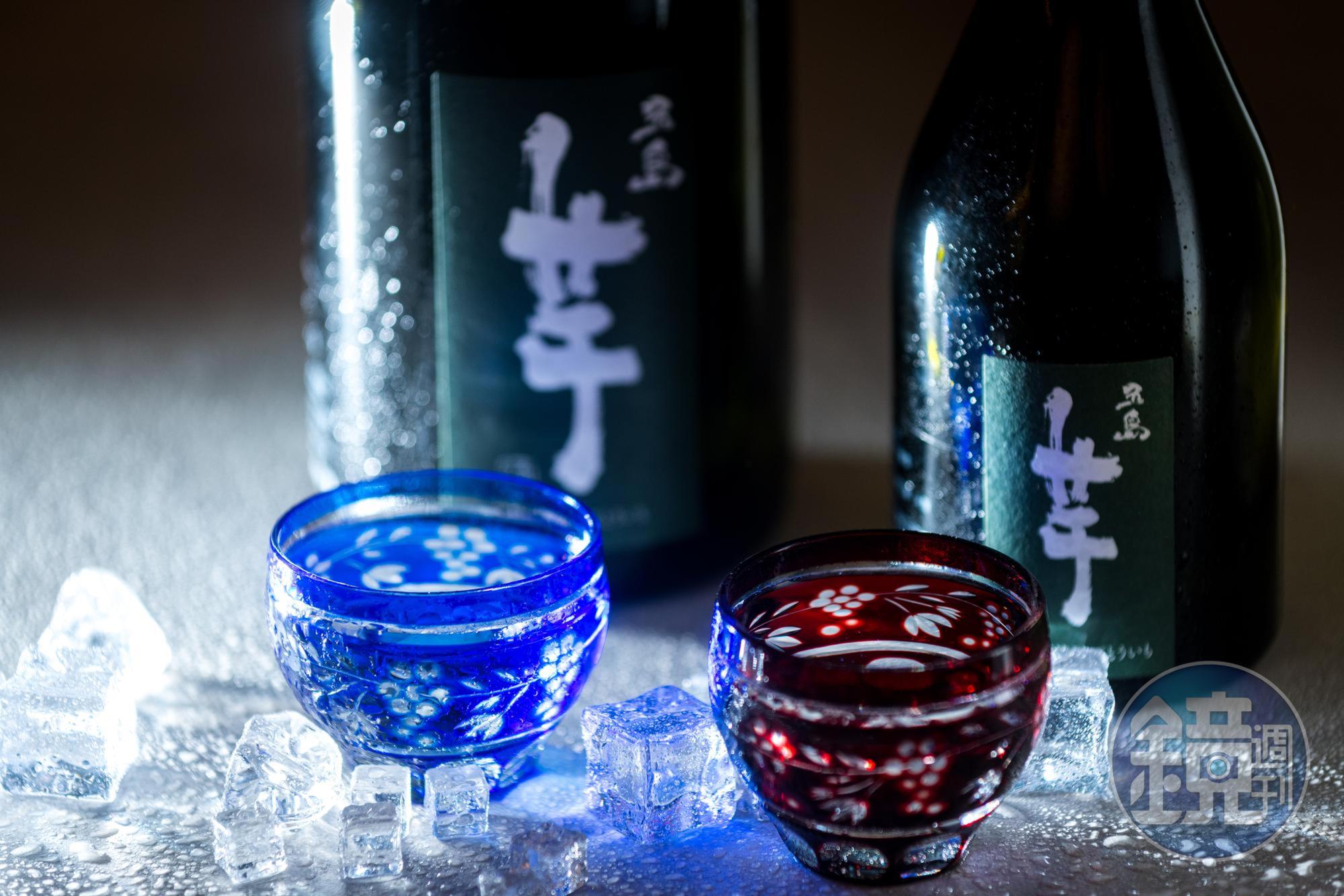 香氣細緻的「五島芋燒酎」（1,100元／瓶），用「葡萄紋切子一口杯」（皆500元／個）純飲，最能品嘗暢快喉韻。