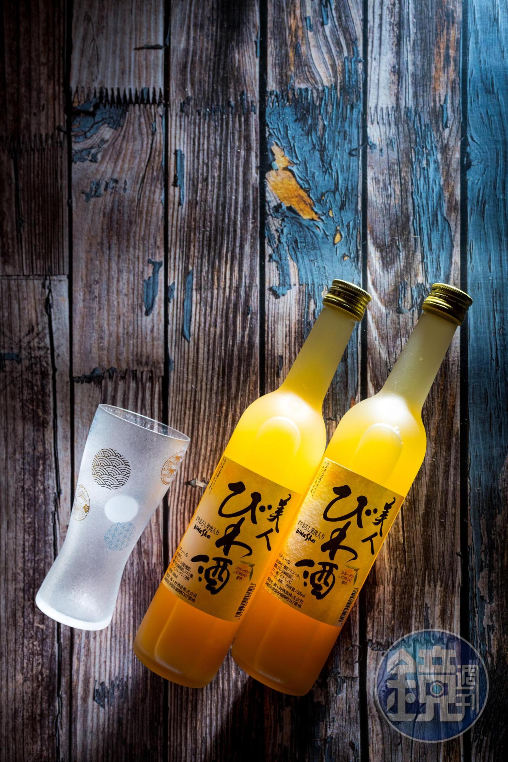 「梅ヶ枝酒造」最初只做梅酒和「美人びわ酒」（800元／瓶），枇杷香氣幽微細膩，適合冰鎮後單獨飲用。