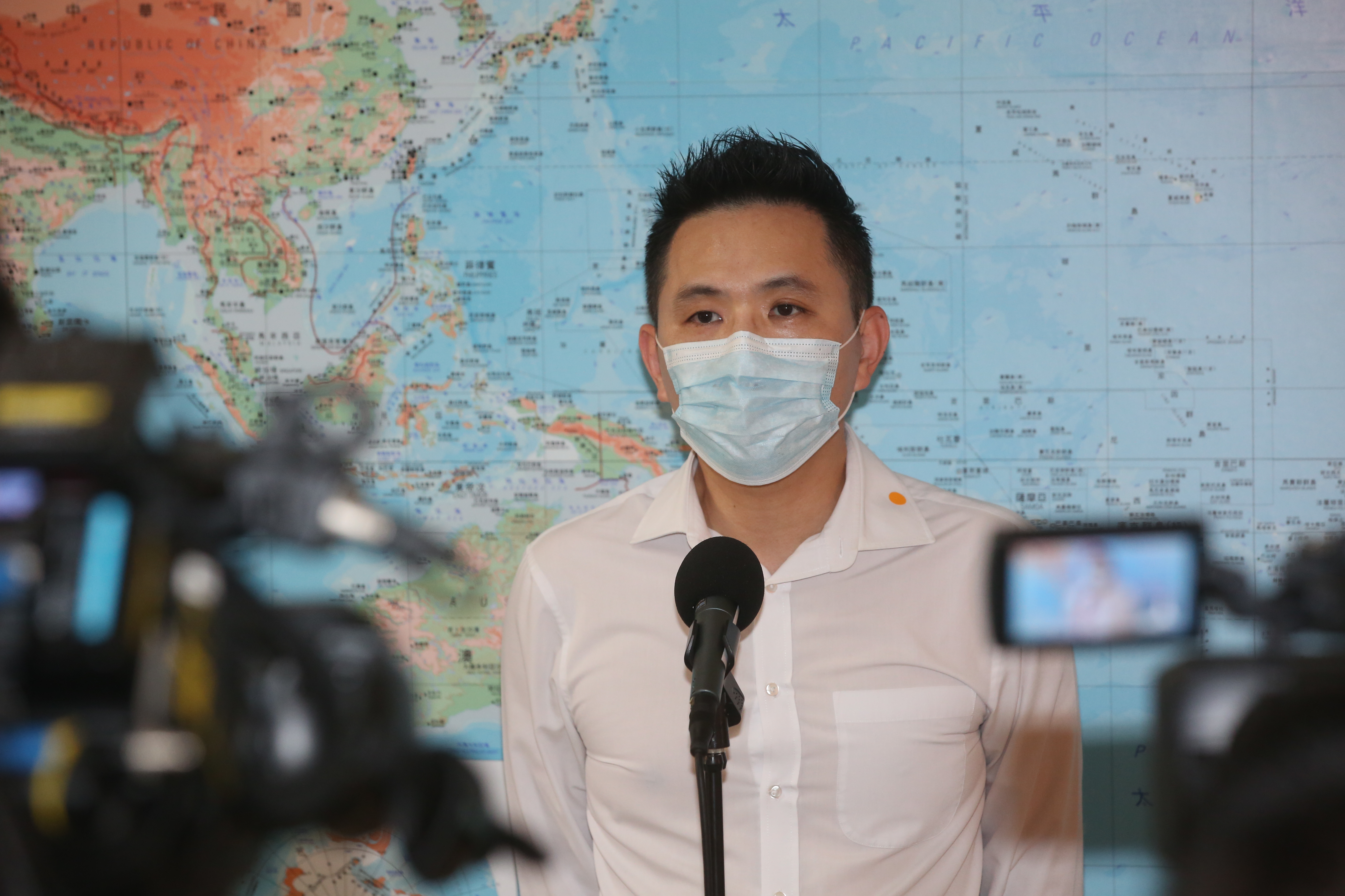 針對丁允恭被爆一連串渣男行徑，甚至曾在局長室發生性關係，陳以信po文表示，「陳菊高雄市長的官行徑如此大膽，現在就來看陳菊監察院長會如何查辦？」（本刊資料照）