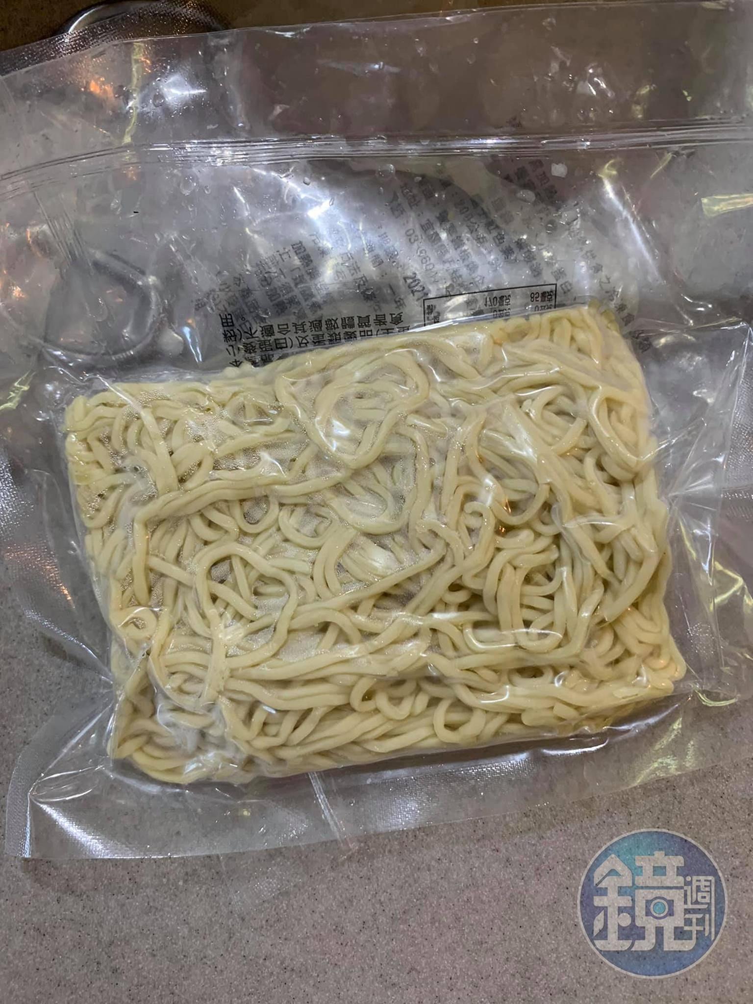 用饗宴賣的冷凍熟麵。