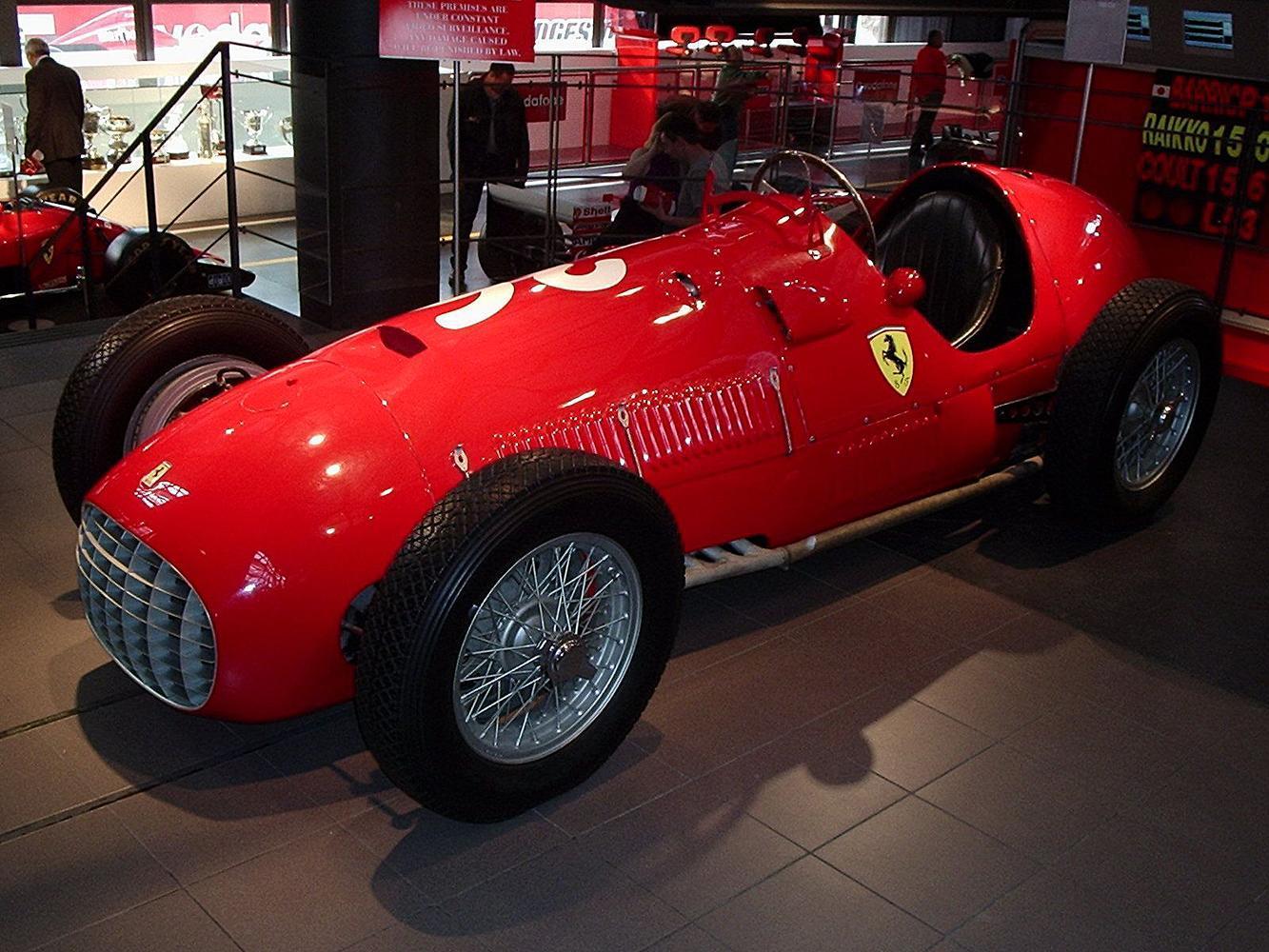 1951年FERRARI 375 F1。