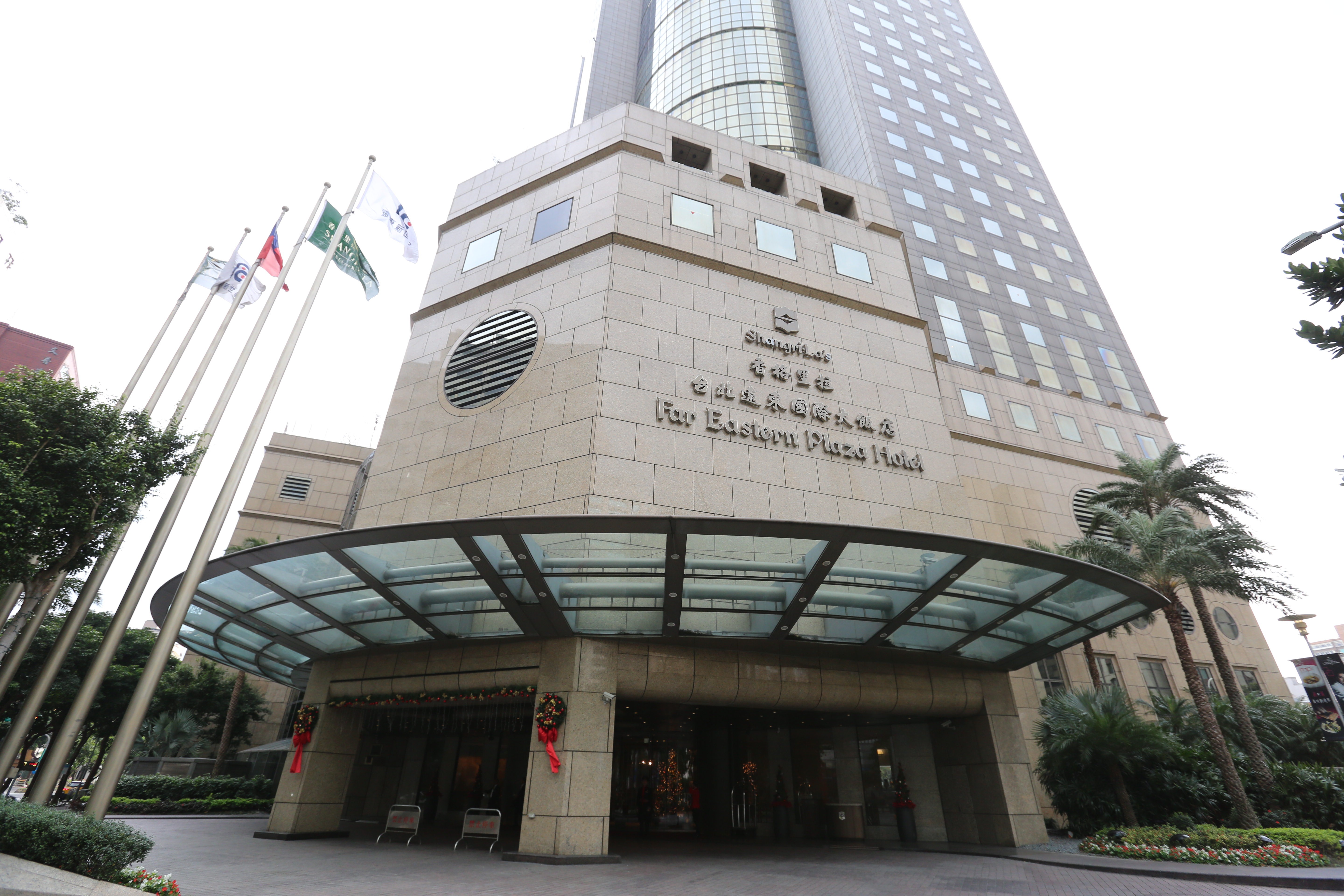 遠東新過去3年配息穩定，疫情期間提供口罩原料、加入國家隊，獲外資永續評級為A級企業。