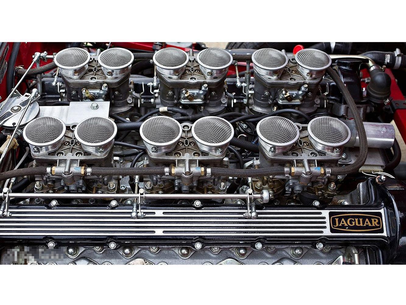 JAGUAR這具5.3升V12引擎能夠爆發出272匹馬力的最大功率和410牛頓米的最大扭力。