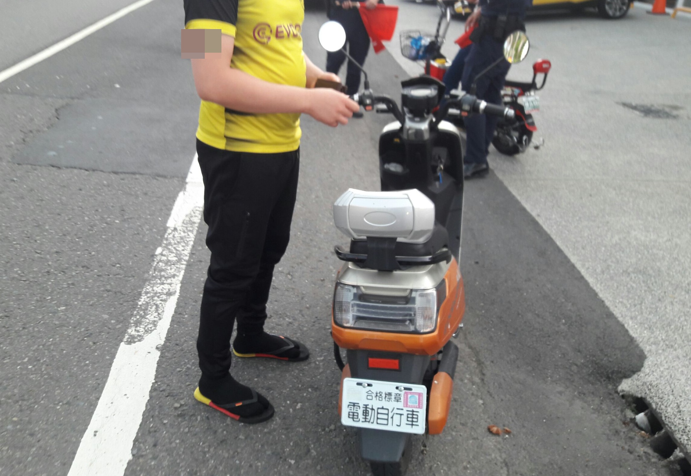 我國電動自行車的合格標章已發出51.6萬張，交通事故頻傳，交通部逐步修法擴大管制。圖為示意圖，與新聞當事人無關。（屏東縣政府警察局交通隊官網）