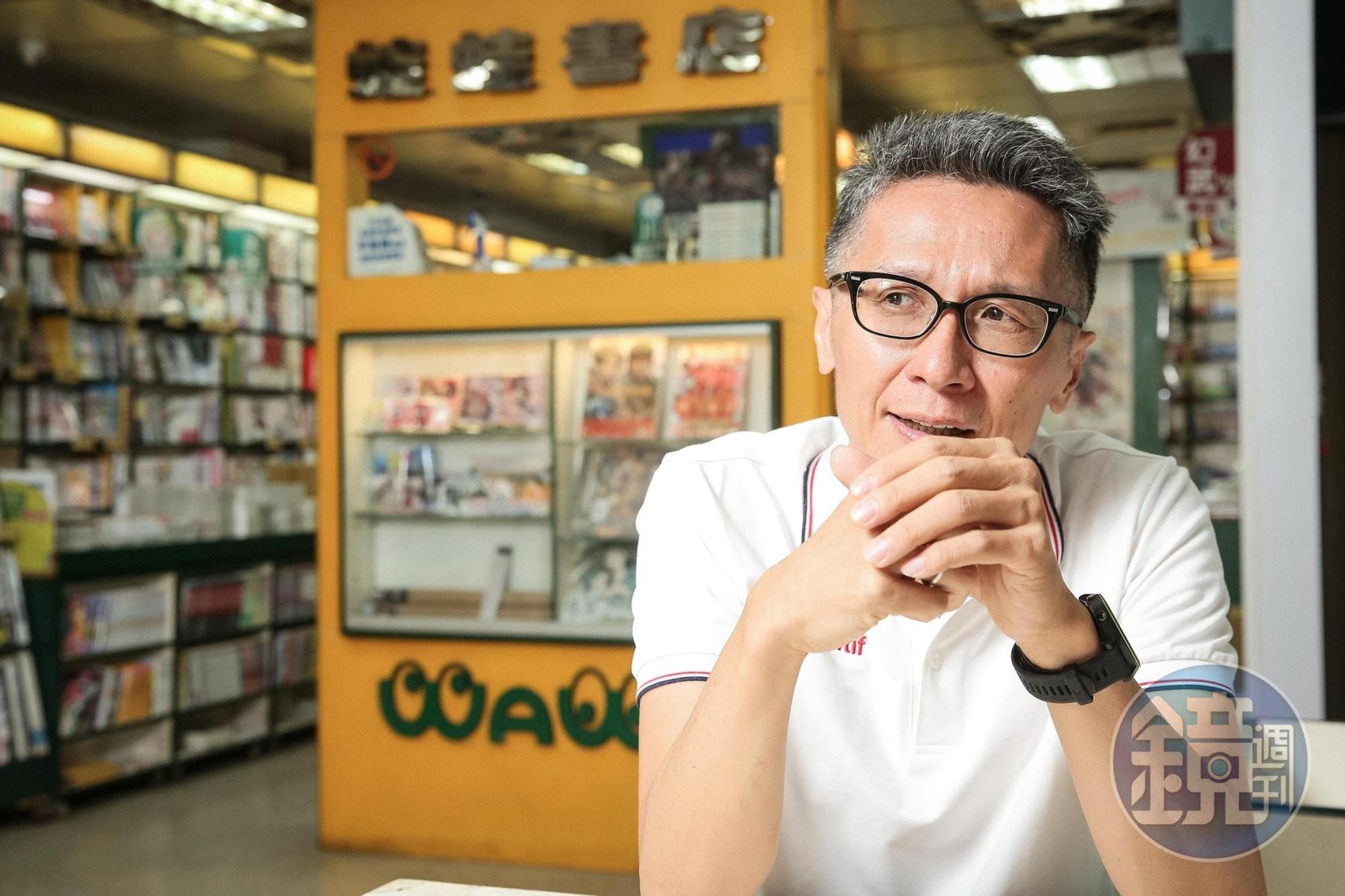 陳肇偉接管家業打造為「蛙蛙書店」,多年來累積大批鐵粉支持。