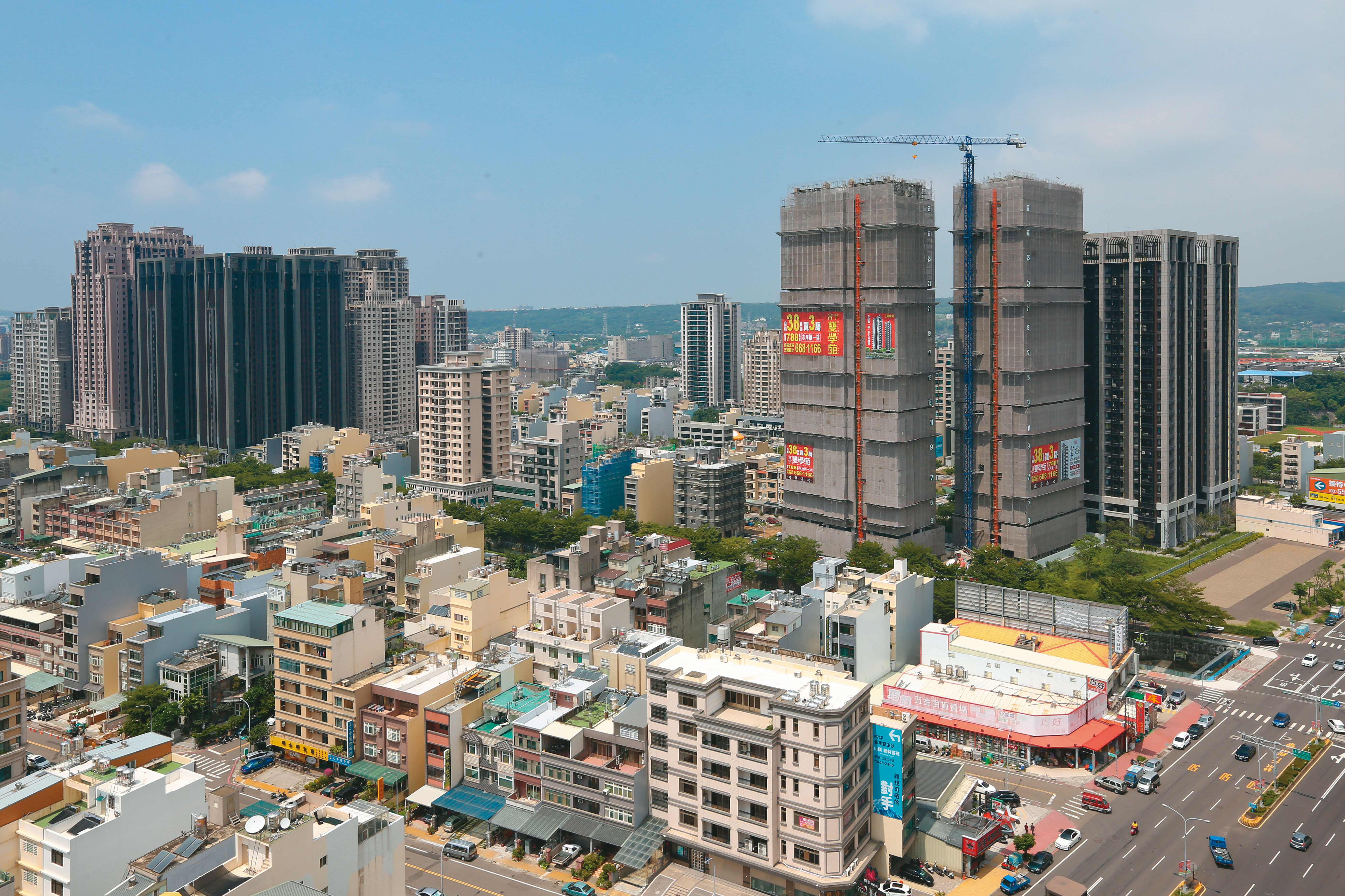 新台幣升值雖然對資產營建股有助益,但仍要留意公司是否對土地淨值做重估或處分。