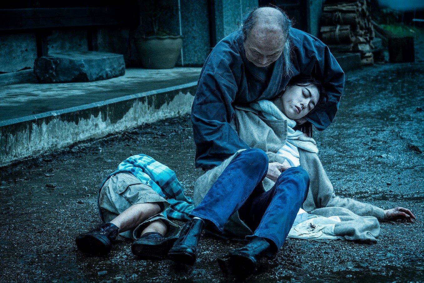 日本恐怖片《犬鳴村》在台上映遇上疫情，仍開出739萬元台幣的票房。（車庫娛樂提供）