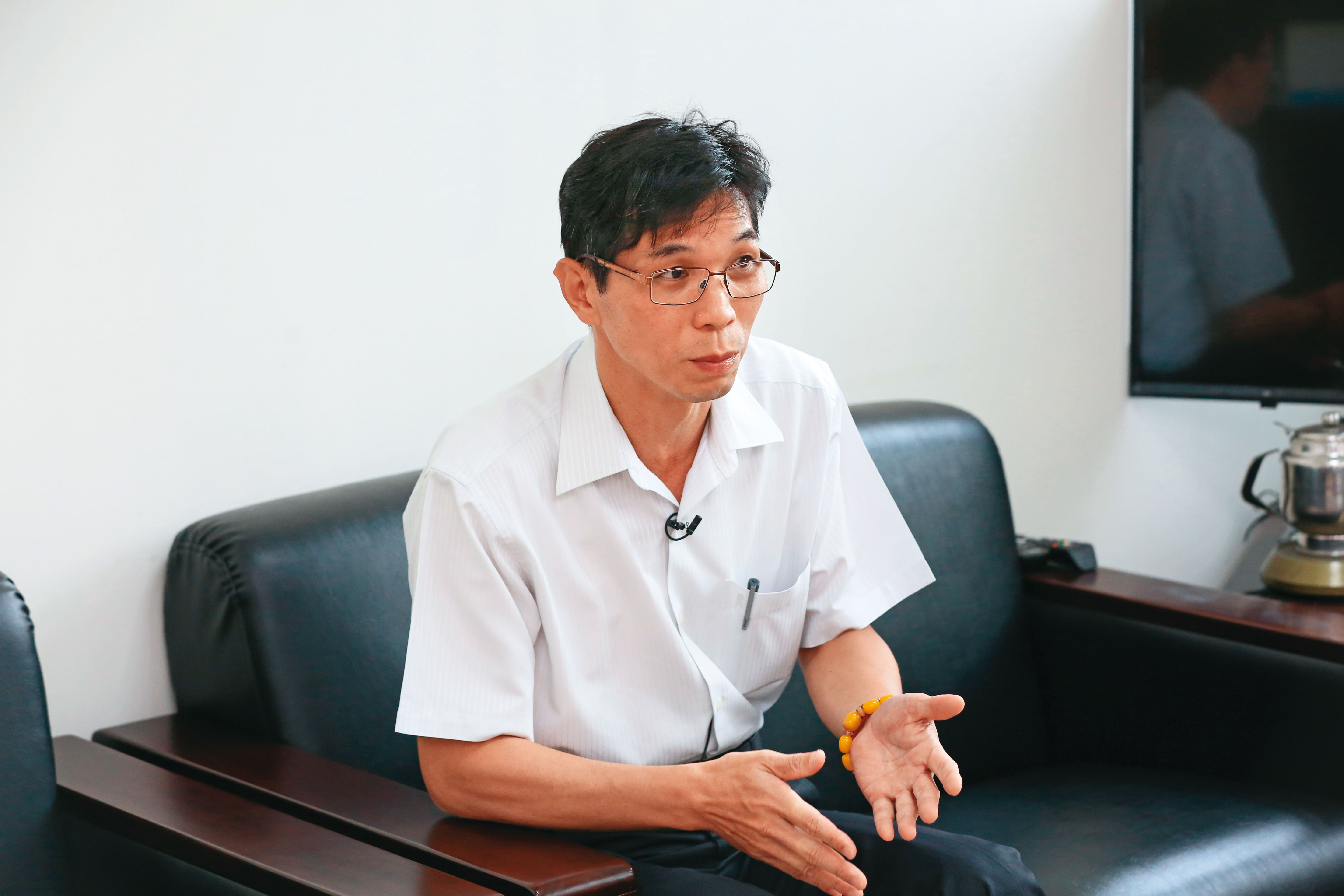法醫研究所祕書室主任曾信棟(圖)說,大量遺骸、檢體已在去年超渡、火化。