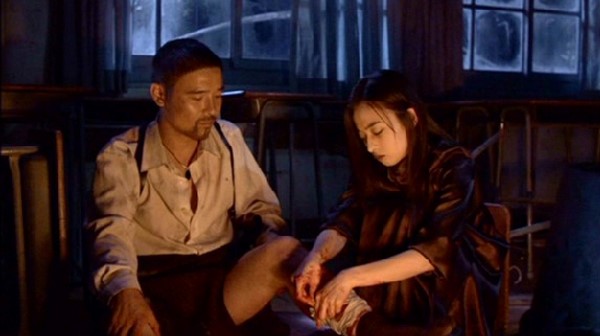 百想影帝任昌丁（左）主演的《時失兩公里》當年在韓國賣出新台幣2億元票房。（翻攝自daum movie）