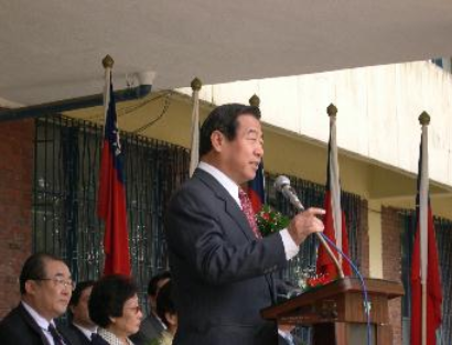 曾任扁政府時期駐韓代表的李在方,日前控告昔日下屬劉順達毀謗。(翻攝韓國華僑學校網站)