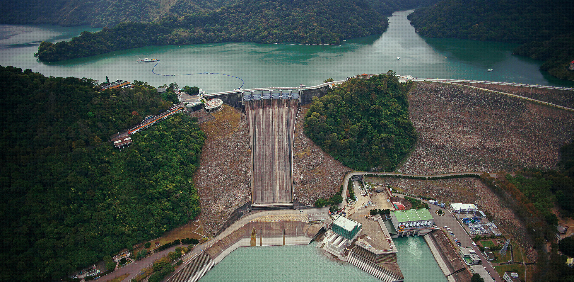 石門水庫集水區目前只達48％左右，水利局表示恐到月底才有明顯降雨。（翻攝自石門水庫主題網）