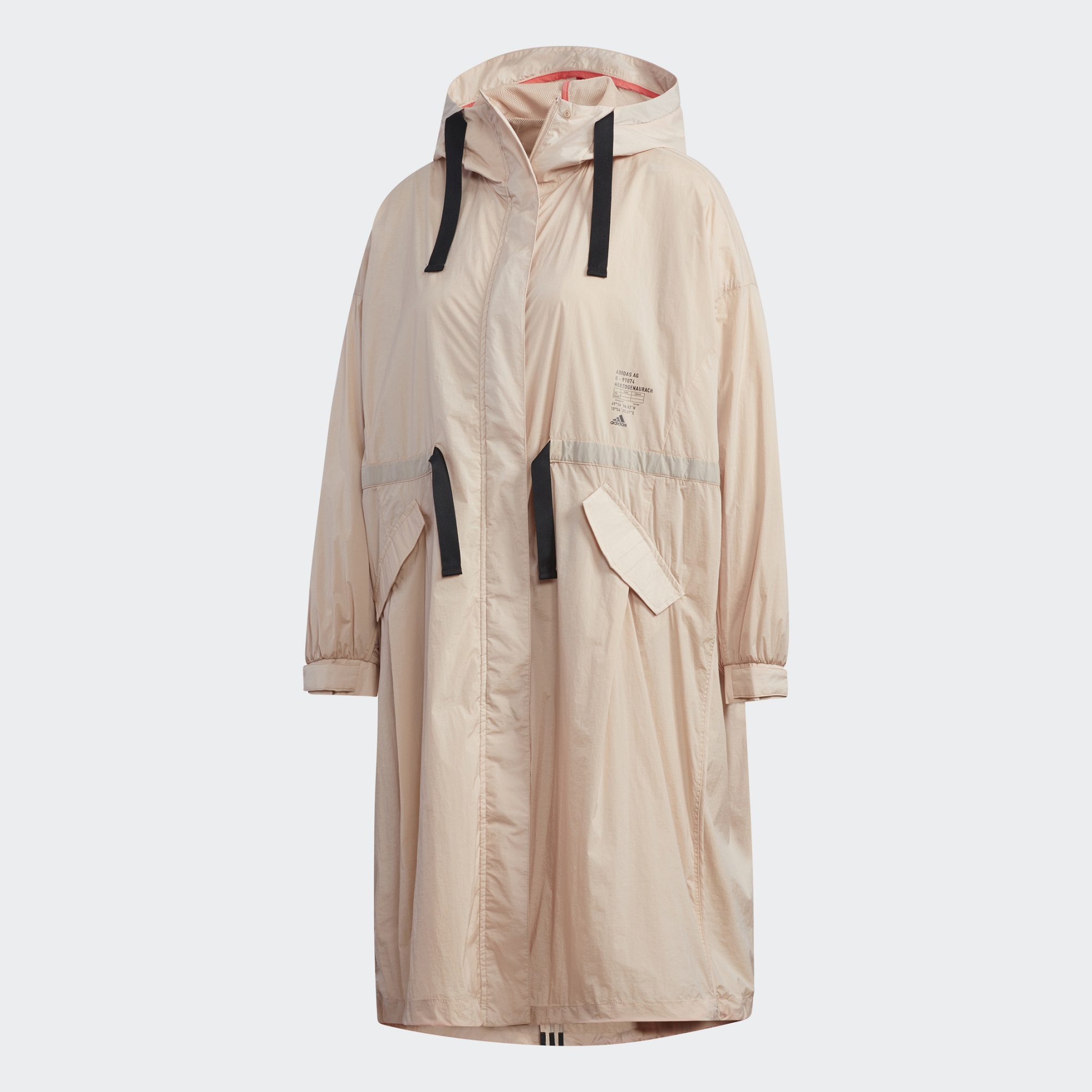 Outer Jacket奶茶色系長版風衣外套。NT$4,290（adidas提供）