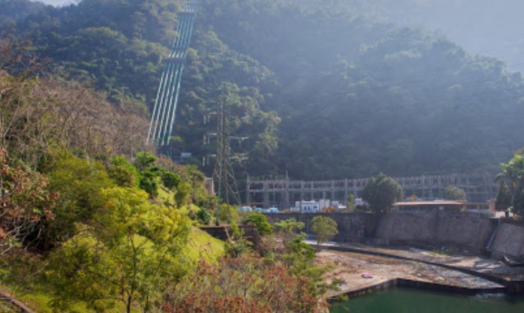 外界傳出閘門異常開啟是因為動物入侵,對此,台電駁斥該說法;圖為台電大觀發電廠。(Google Map)
