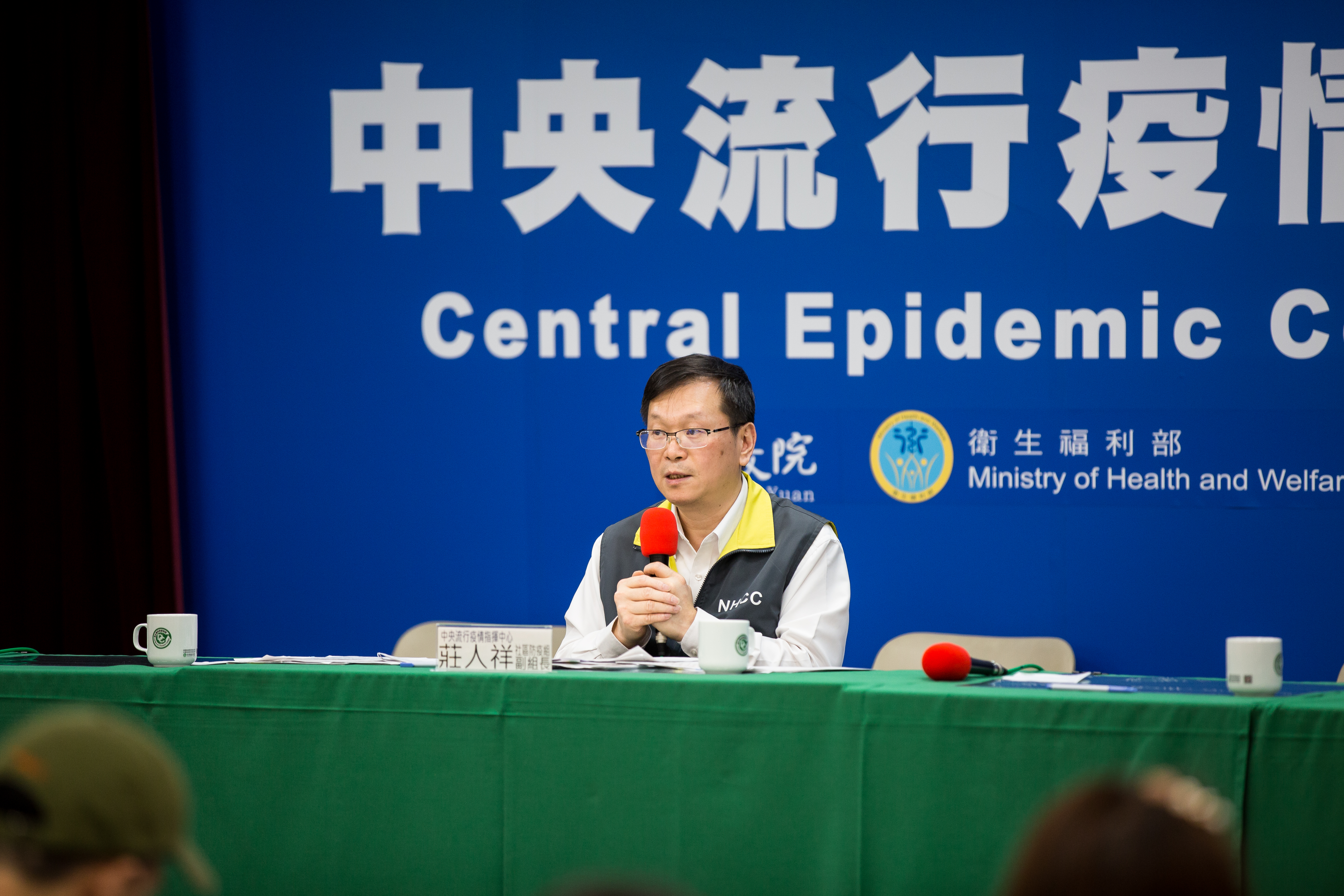 指揮中心宣布新增一名境外移入個案，為20多歲菲律賓女性移工。（本刊資料照）