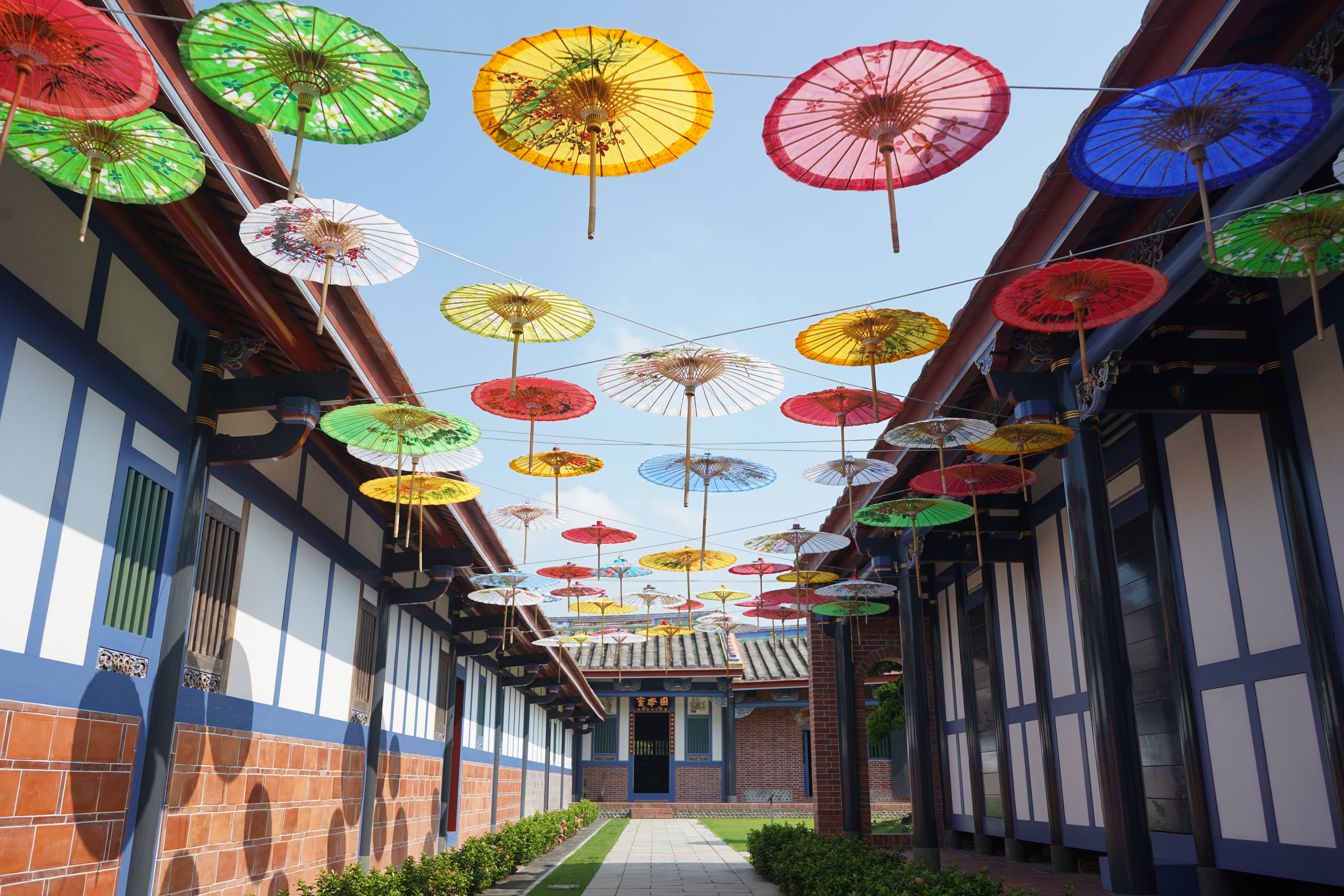 成美公堂大玩裝置藝術，搶攻連假藝Fun券商機。（成美文化園提供）