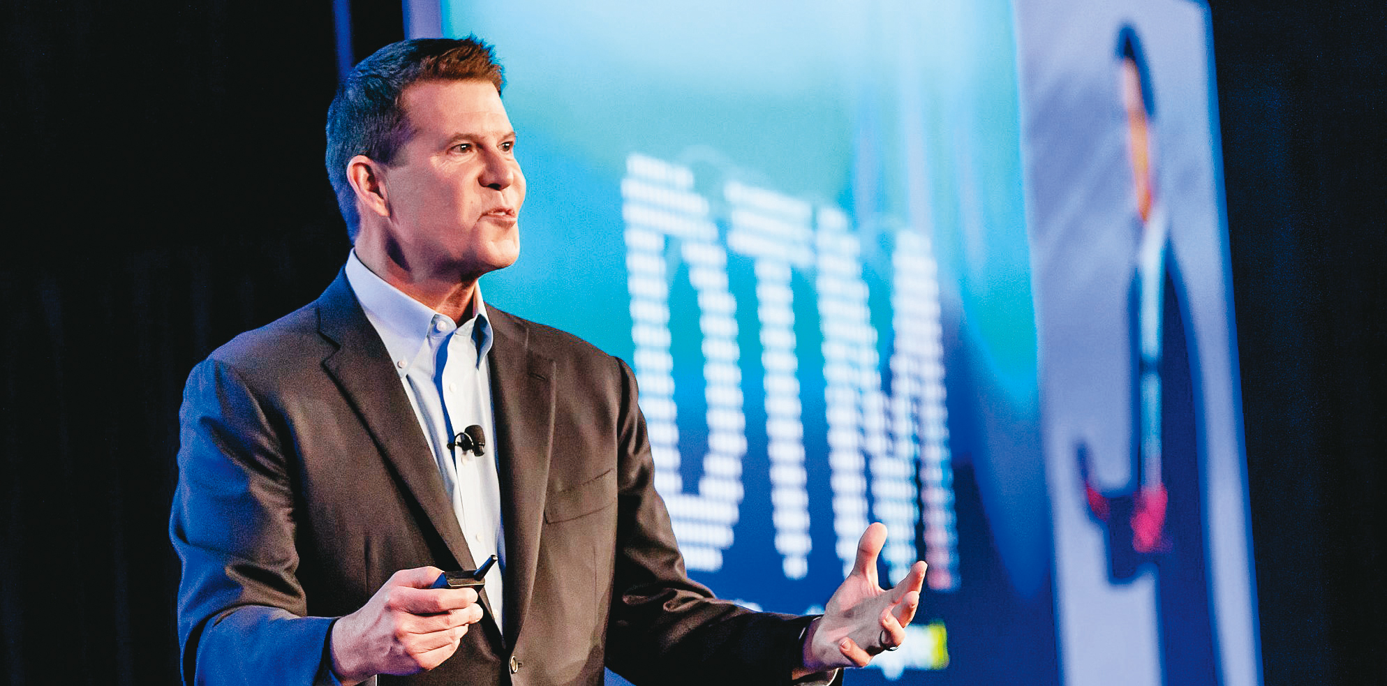 美國國務院次卿柯拉克訪台，開啟「台美經濟與商業對話」。美國政府官員訪台層級與頻率迅速拉升，具高度象徵意義。（翻攝臉書）