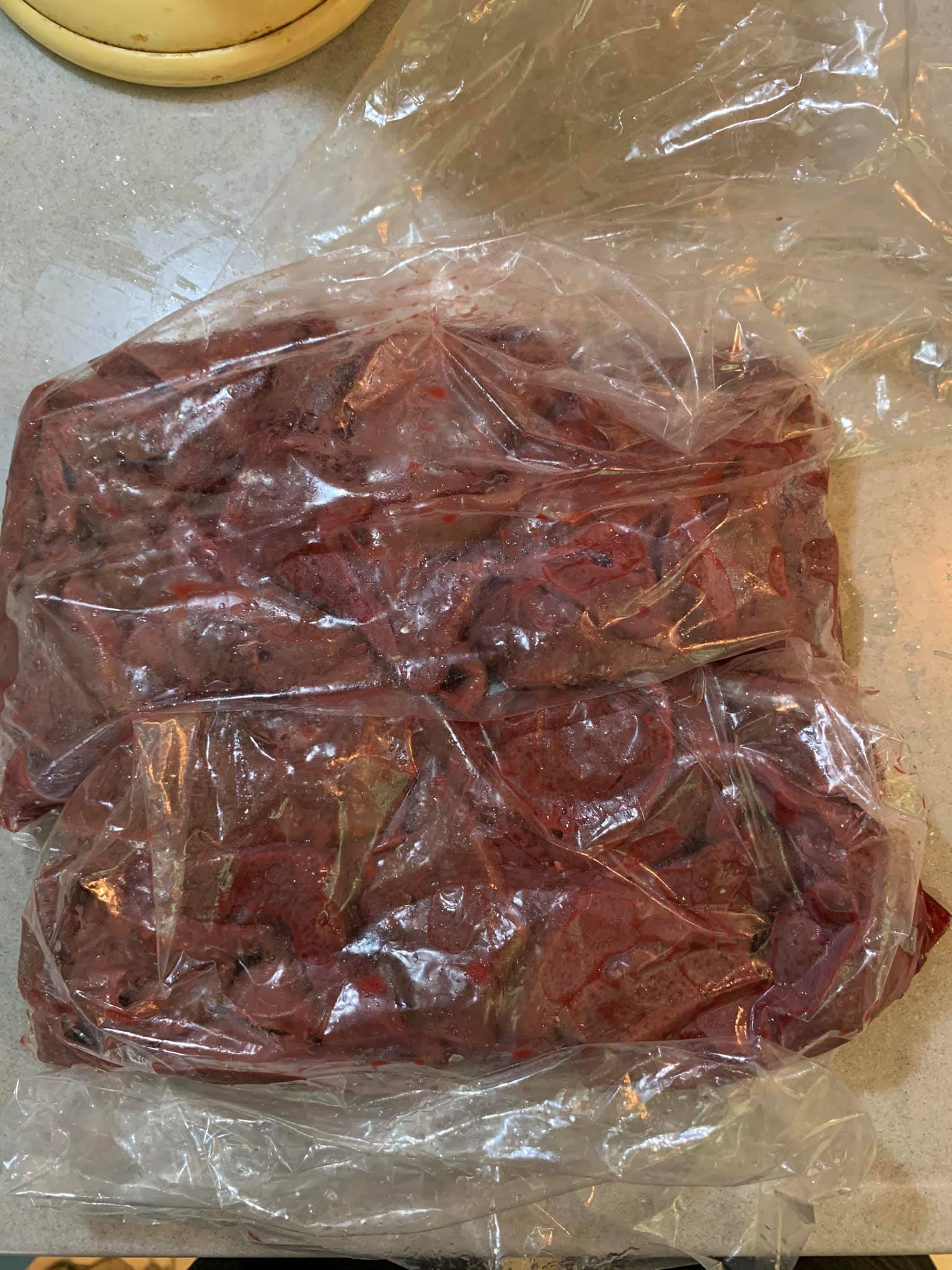 從南門市場豬肉鋪訂來豬肝2斤。