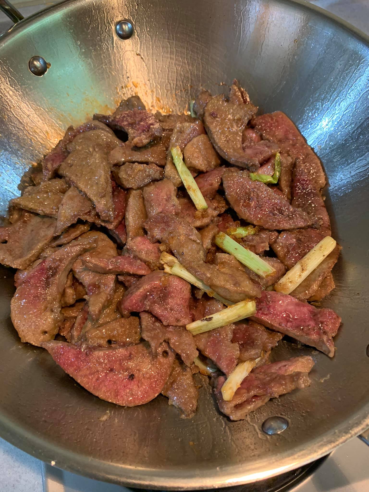 下豬肝快炒。
